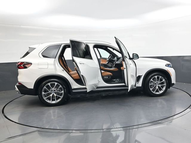 New 2026 BMW X5 xDrive50e image 29