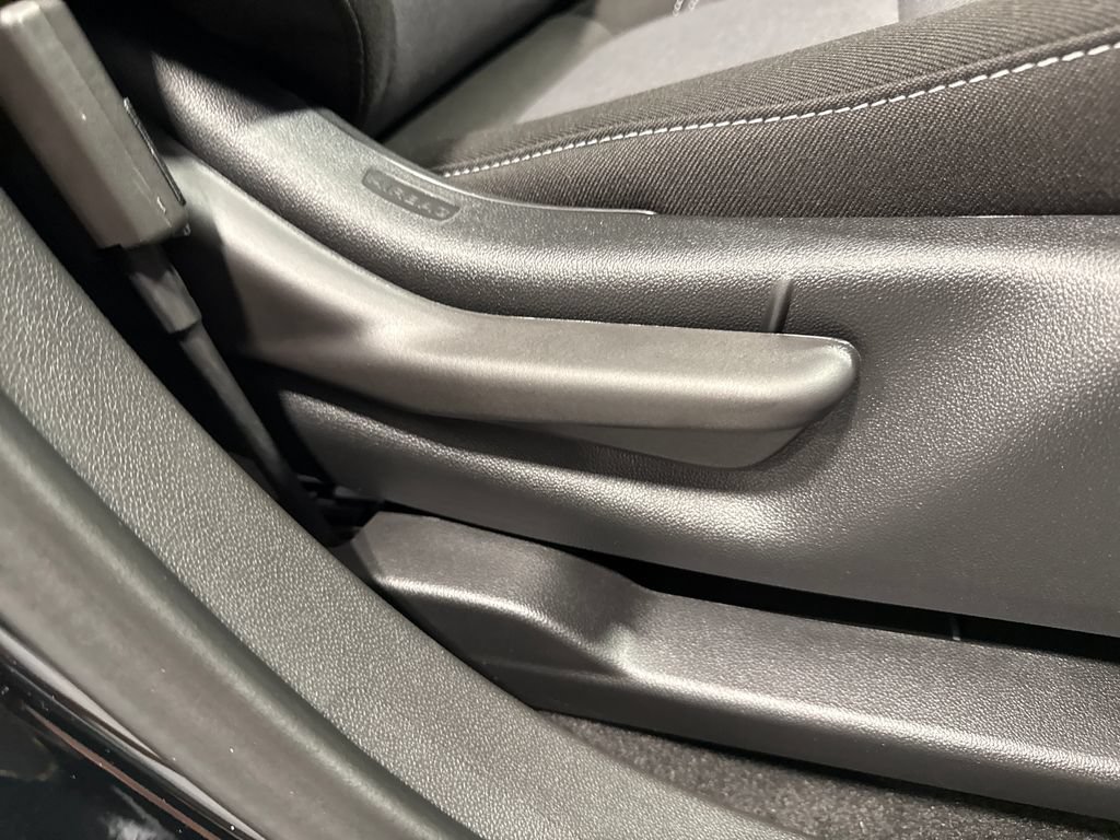 New 2026 Chevrolet Blazer LT FWD image 32