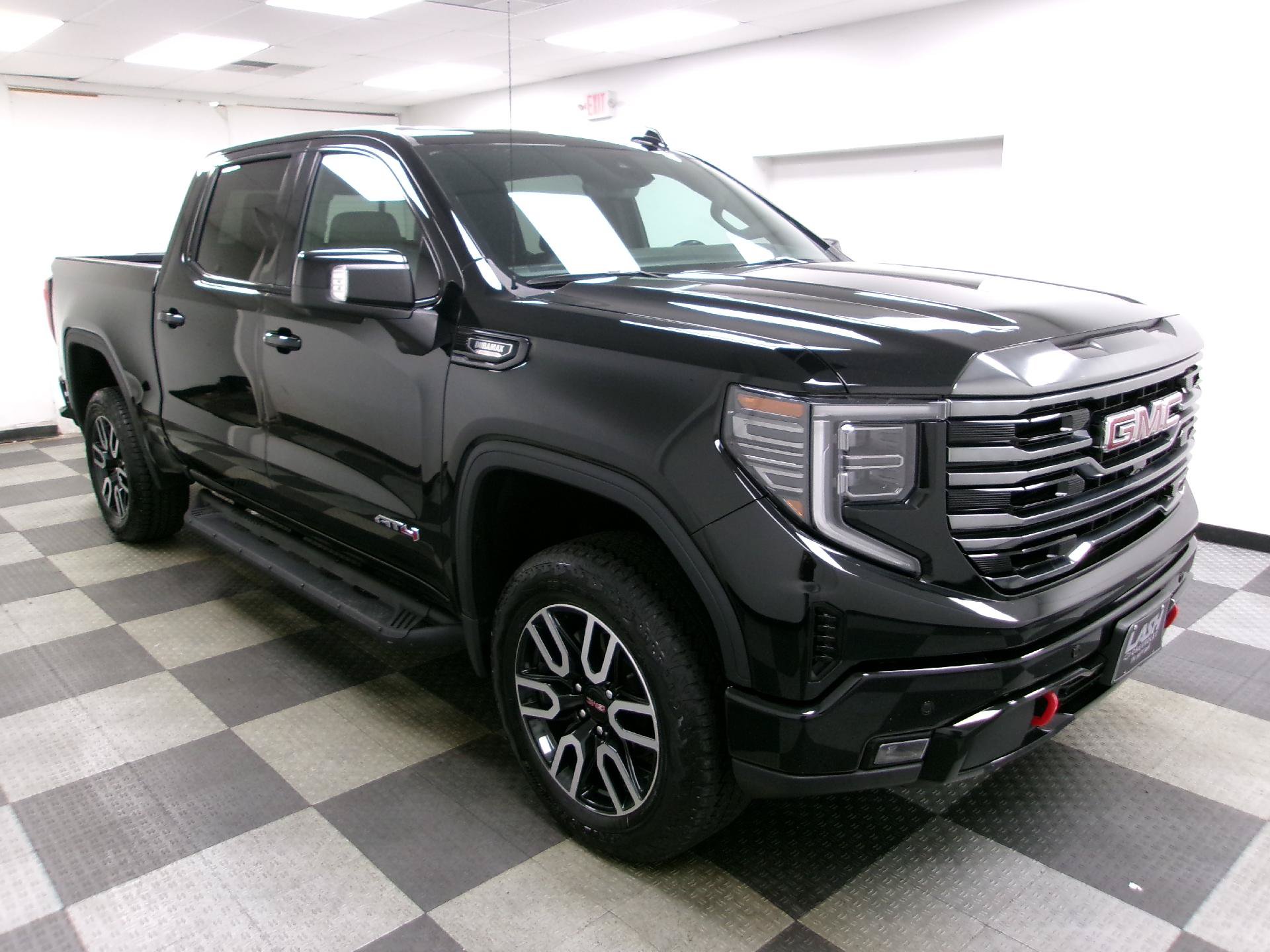 Used 2024 GMC Sierra 1500 AT4 w/ Technology Package AWD/4WD image 15