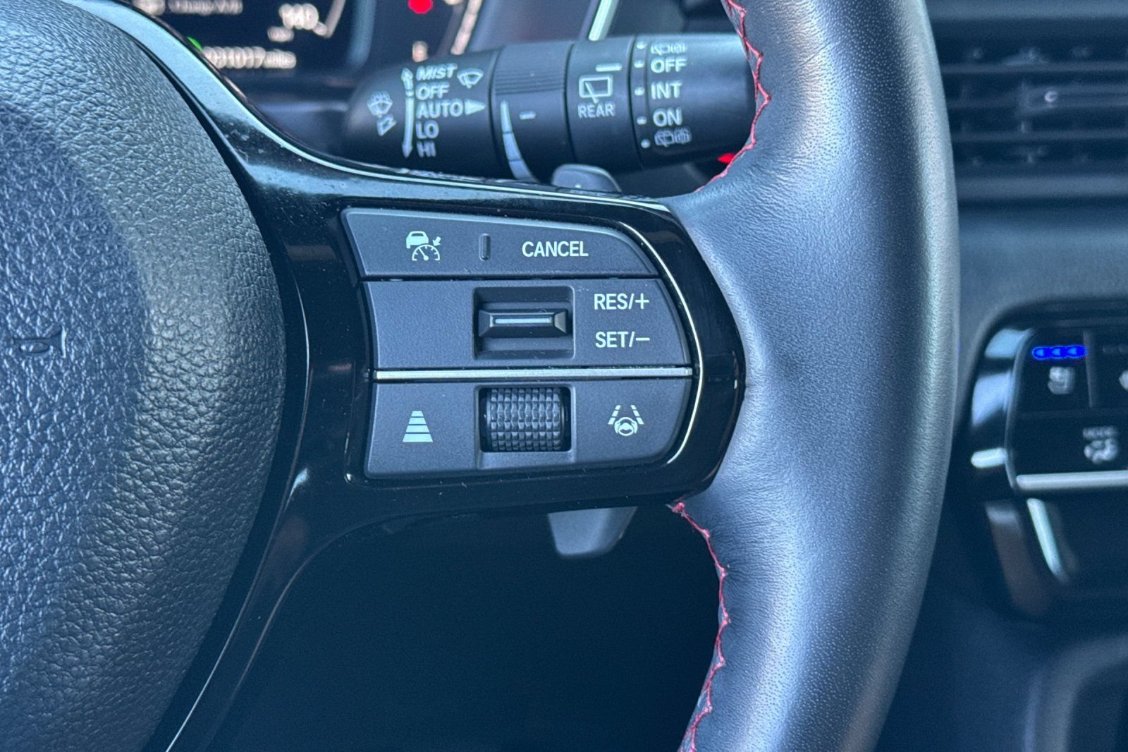 Used 2025 Honda Pilot Black Edition image 36