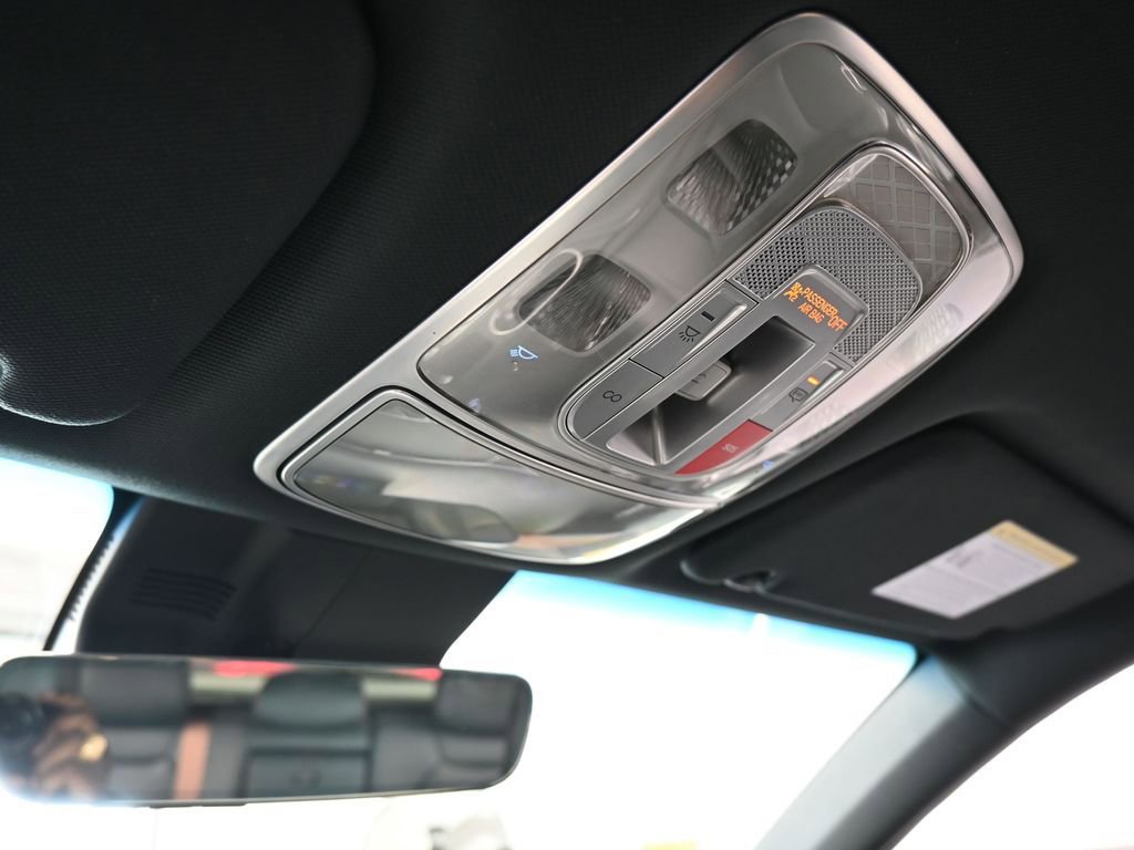 Used 2022 Genesis GV70 2.5T w/ Advanced Package image 29