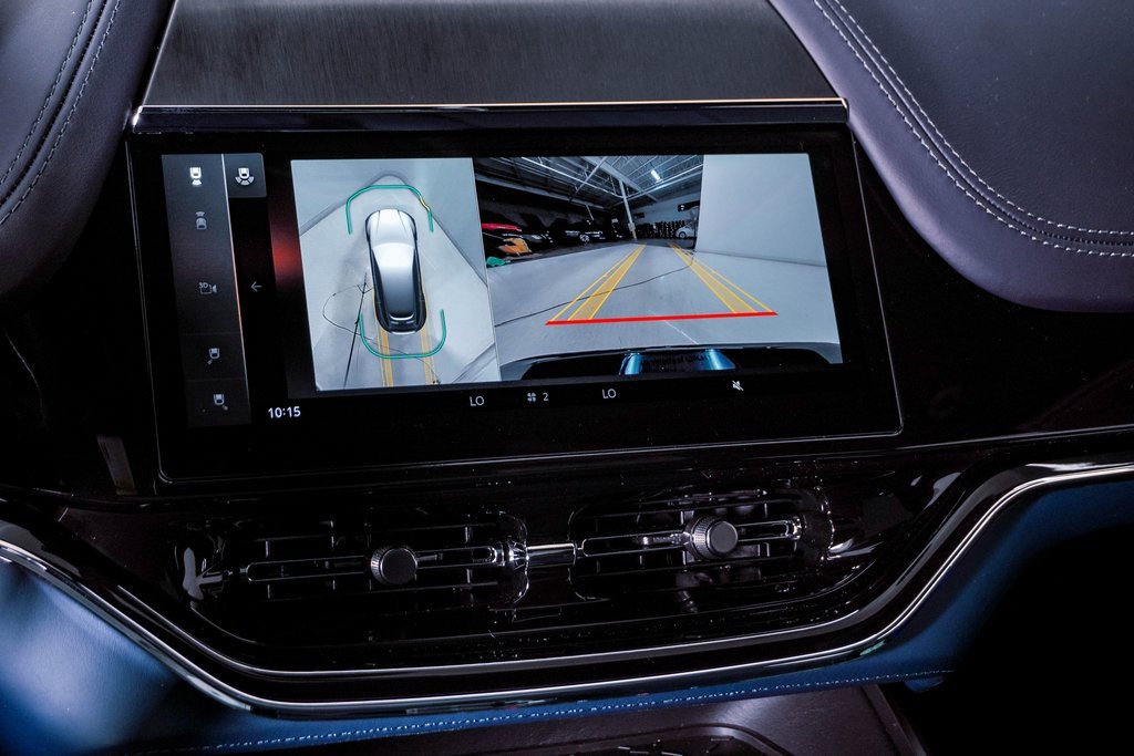 New 2025 Aston Martin DBX 707 image 29