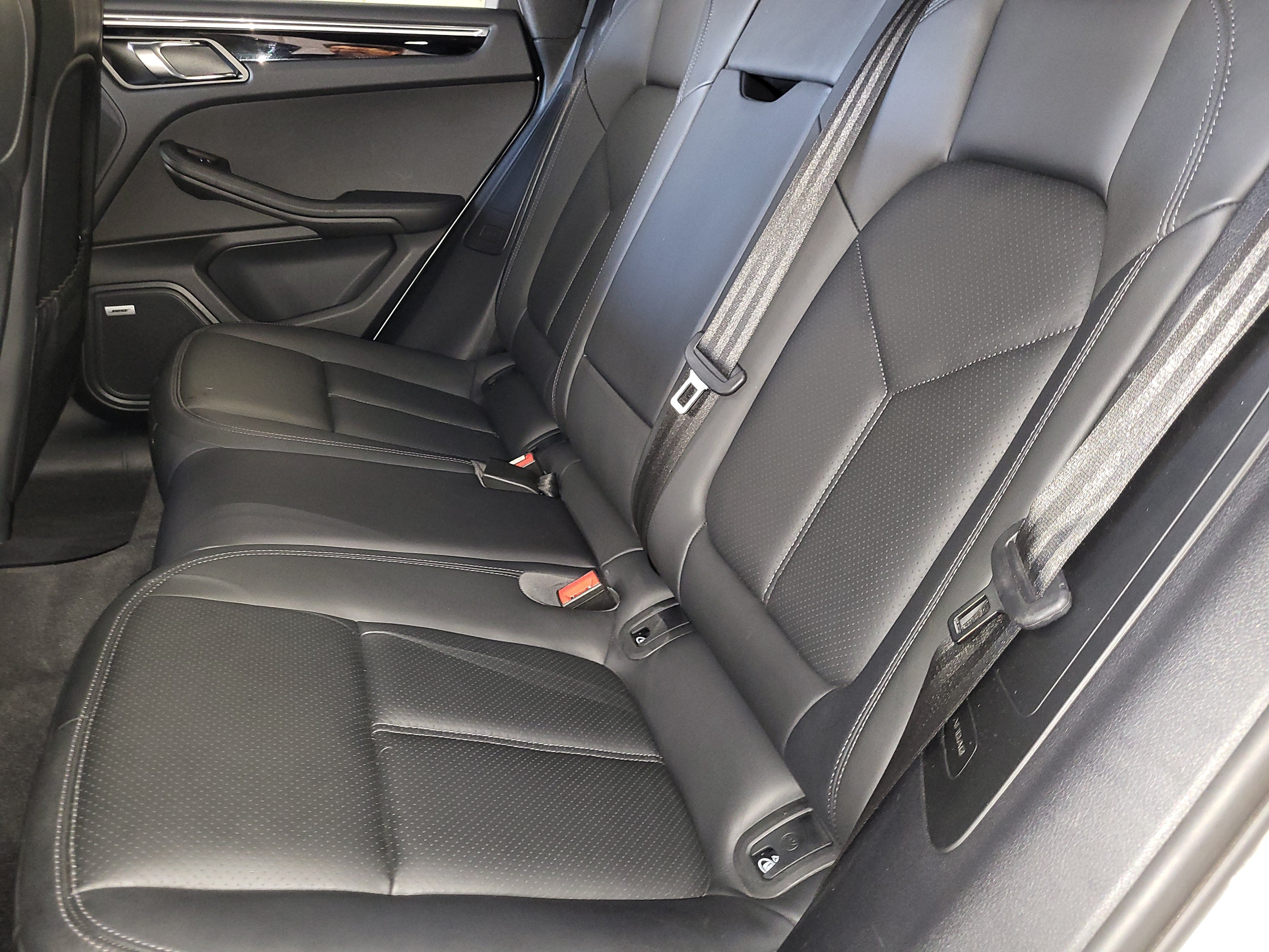 Certified 2019 Porsche Macan S AWD/4WD image 22
