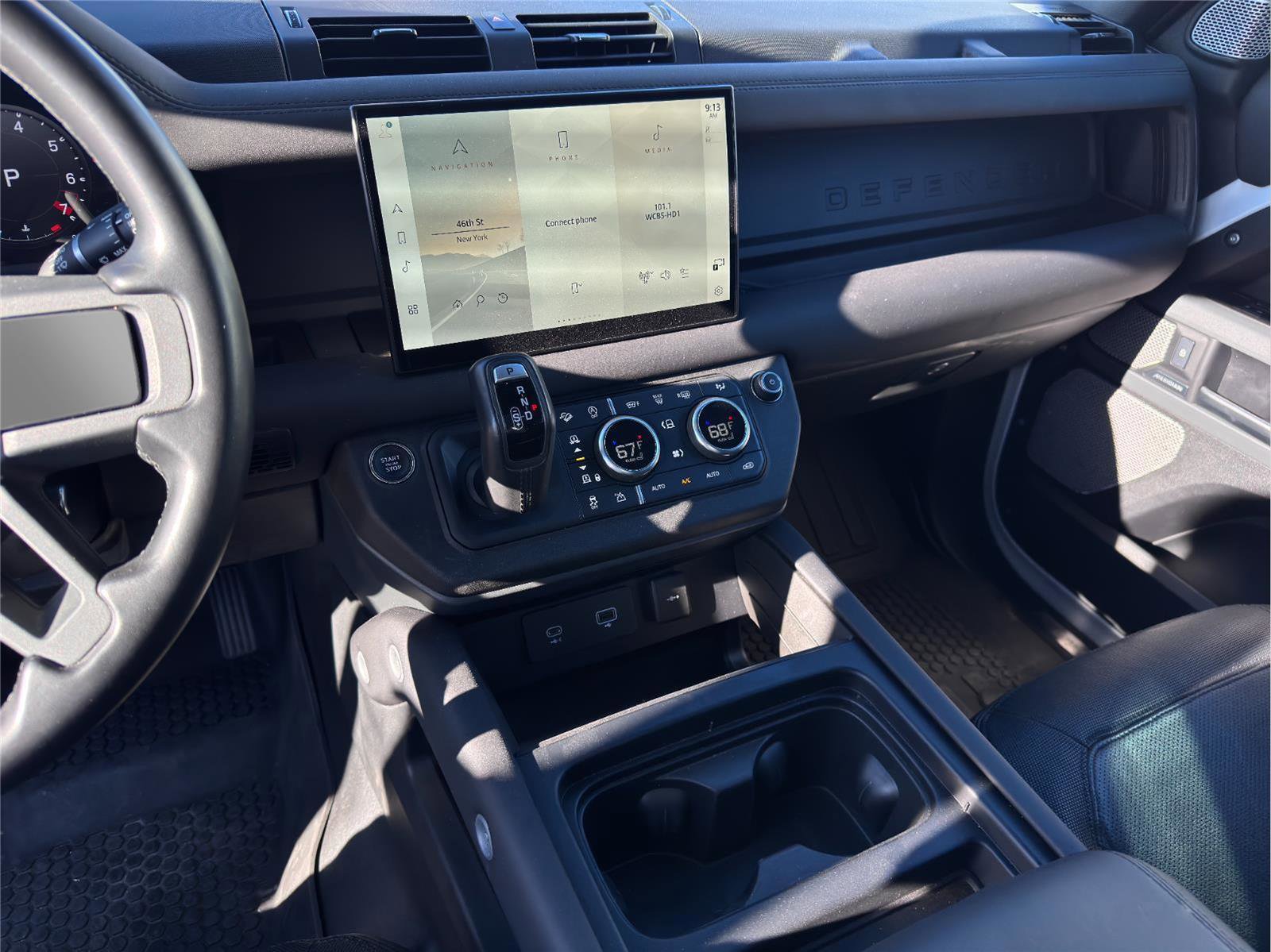 Used 2024 Land Rover Defender 130 X-Dynamic SE image 13