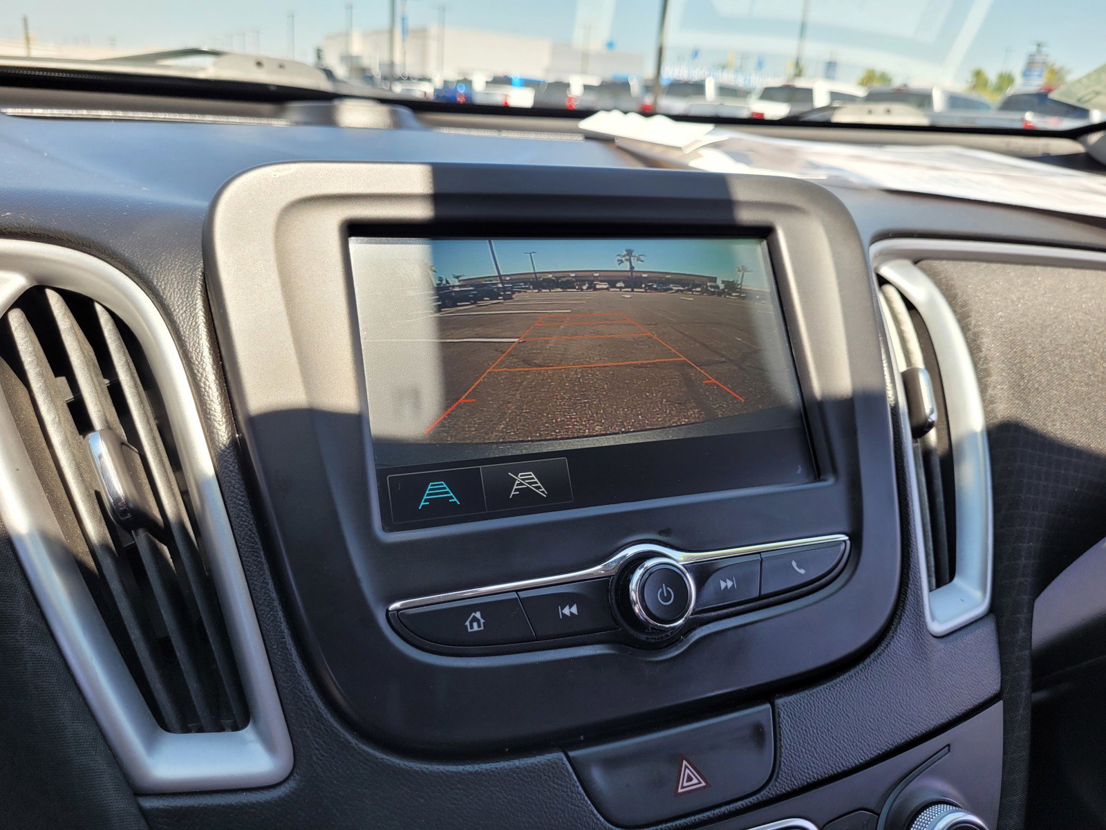 Used 2018 Chevrolet Malibu LS FWD image 16