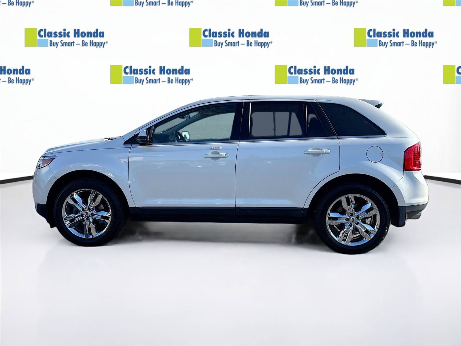 Used 2012 Ford Edge Limited w/ Driver Entry Pkg FWD image 4