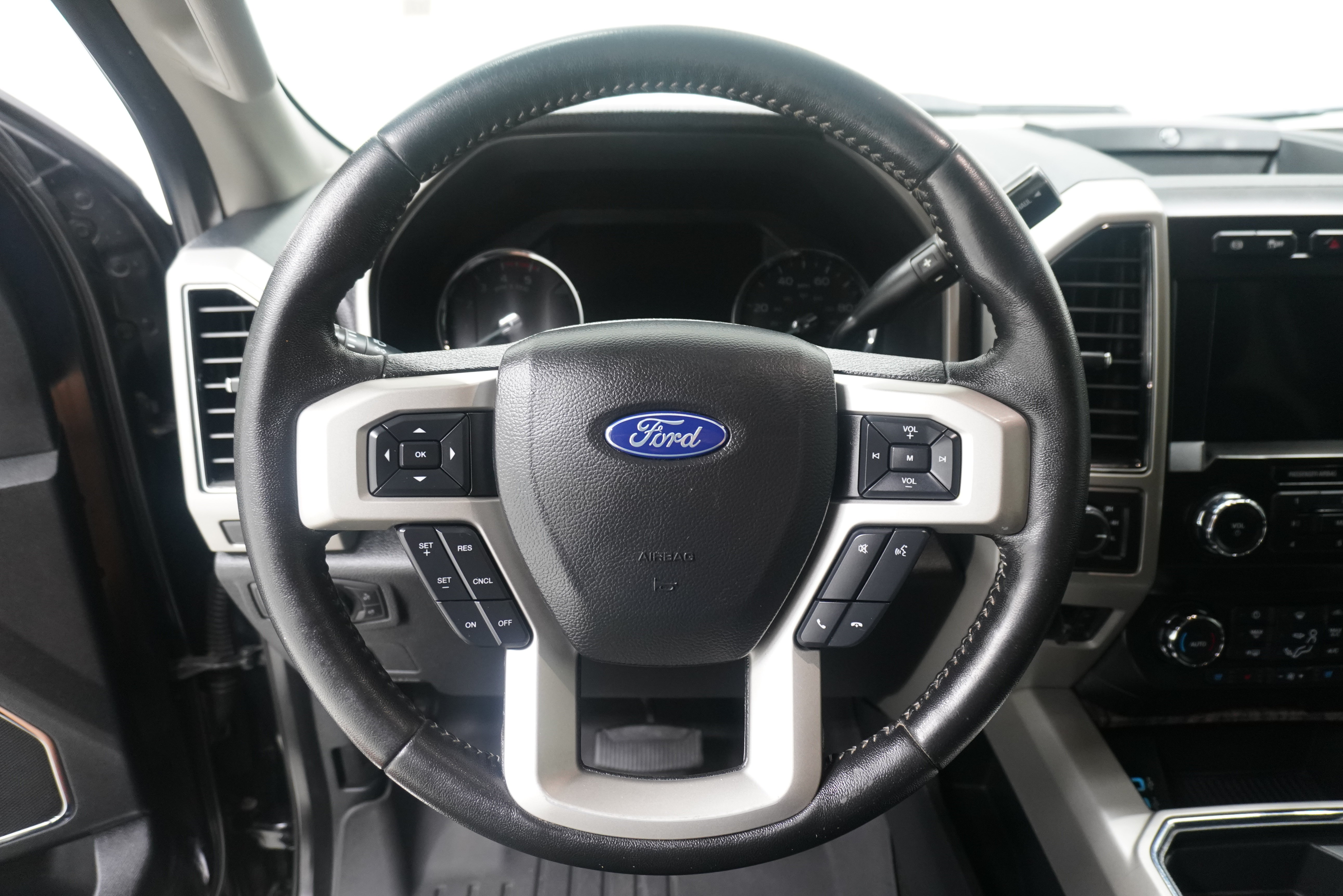 Used 2019 Ford F450 Lariat w/ Lariat Value Package AWD/4WD image 19