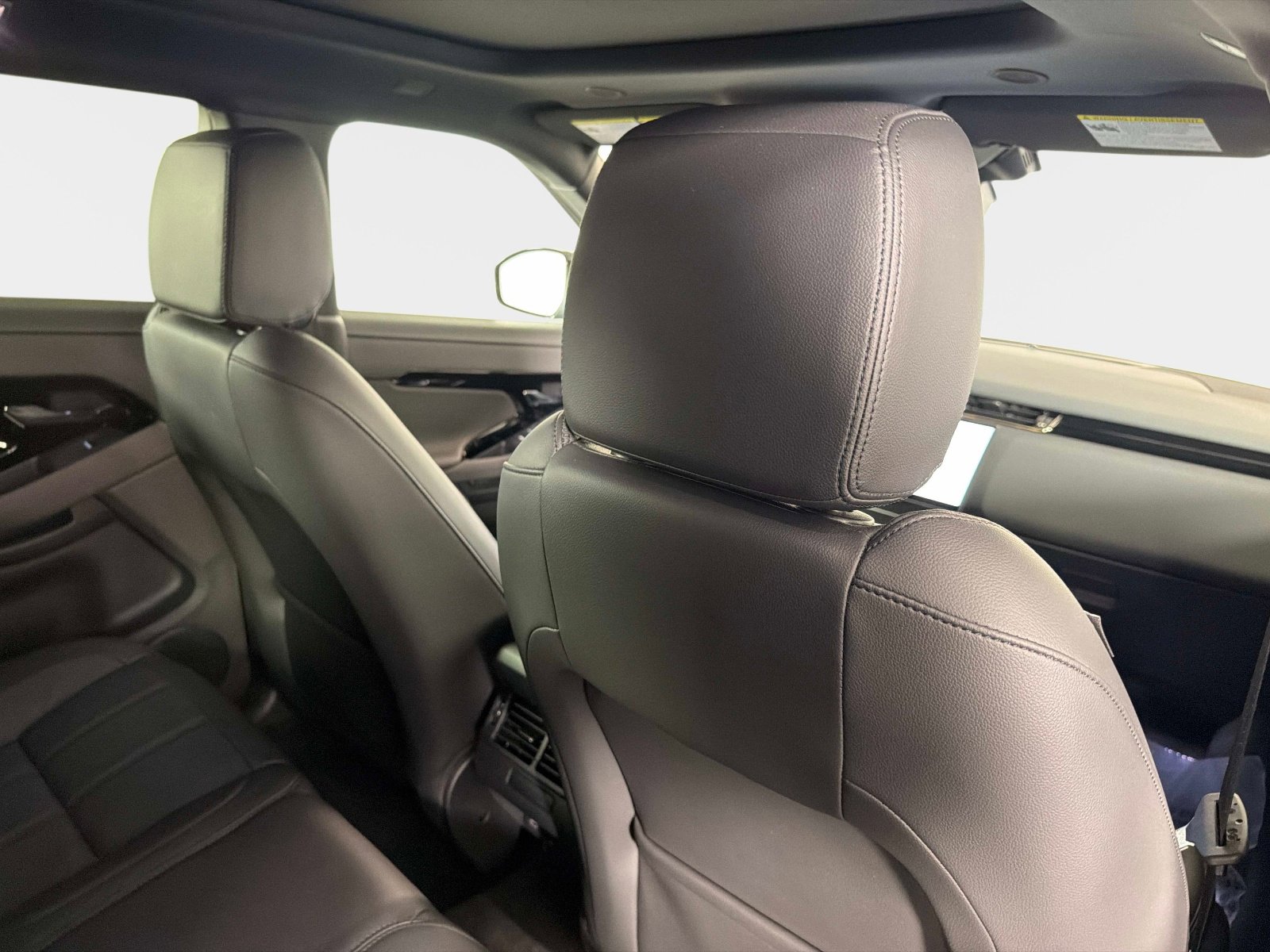 Used 2026 Land Rover Range Rover Evoque S image 28