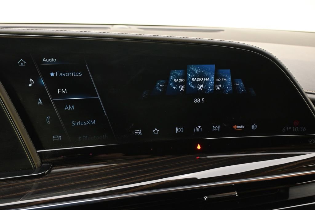 Certified 2021 Cadillac Escalade Premium Luxury AWD/4WD image 30