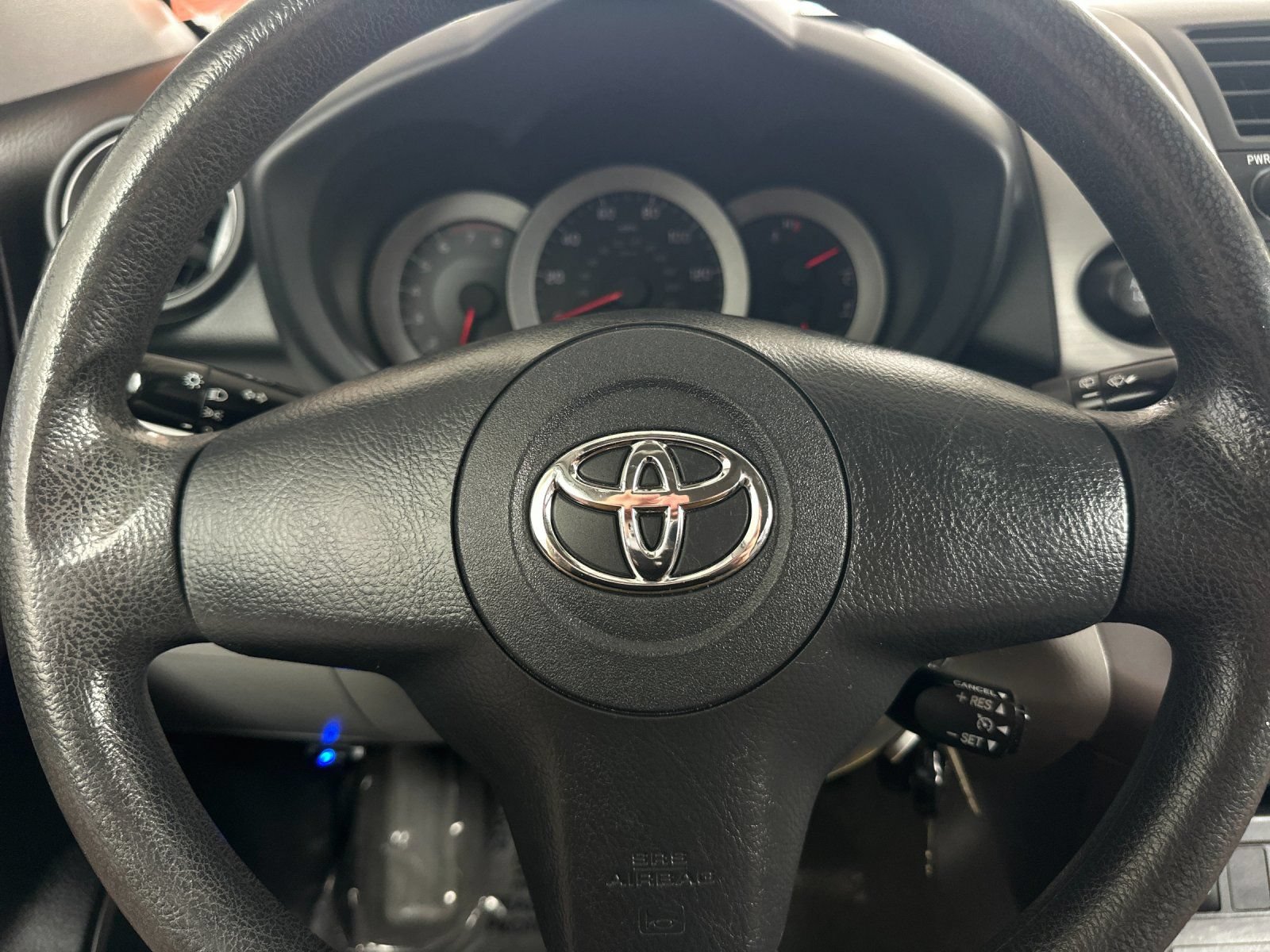 Used 2008 Toyota RAV4 2WD w/ 3rd Row image 20