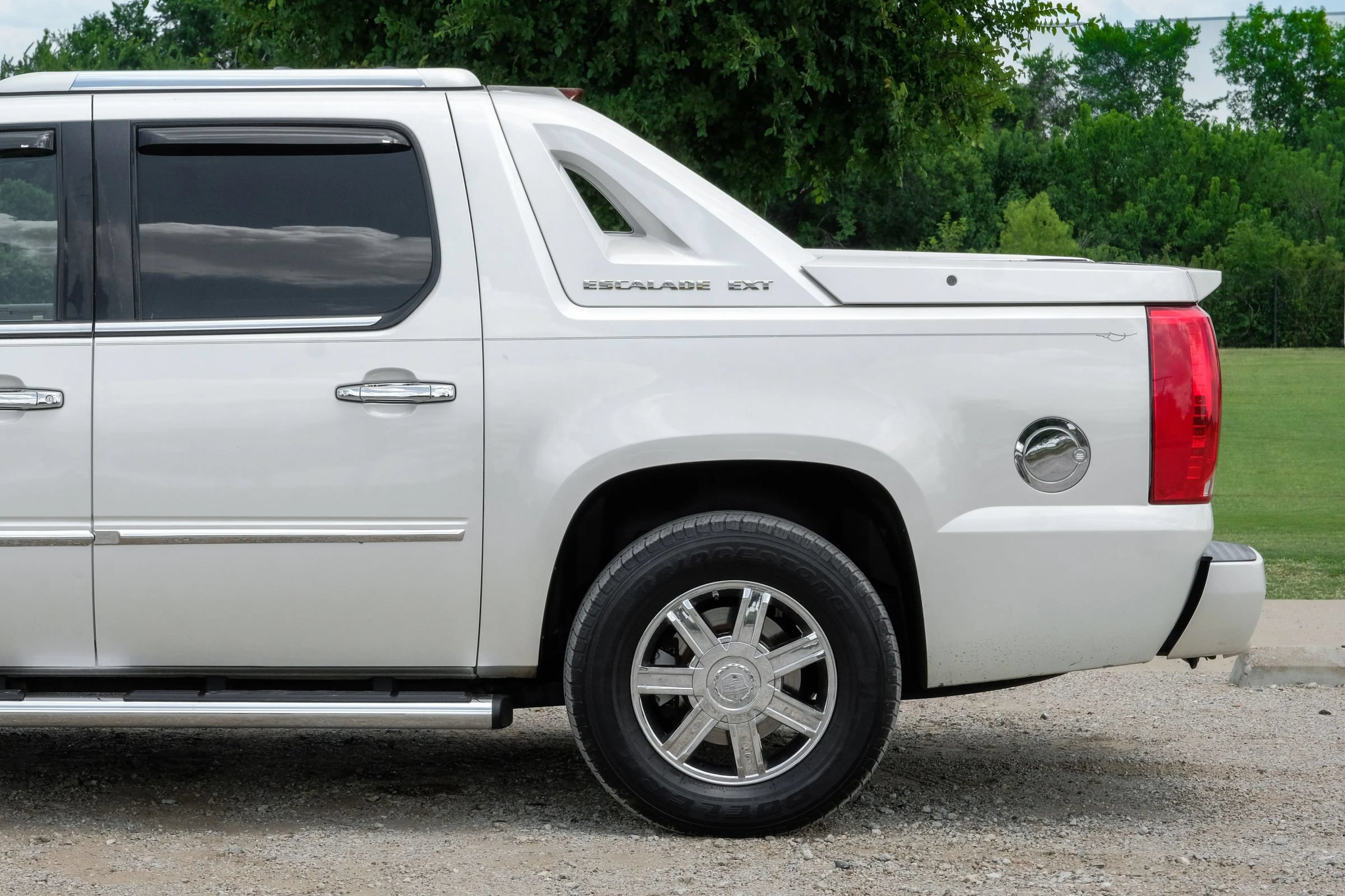 Used 2007 Cadillac Escalade EXT w/ Information Package AWD/4WD image 15