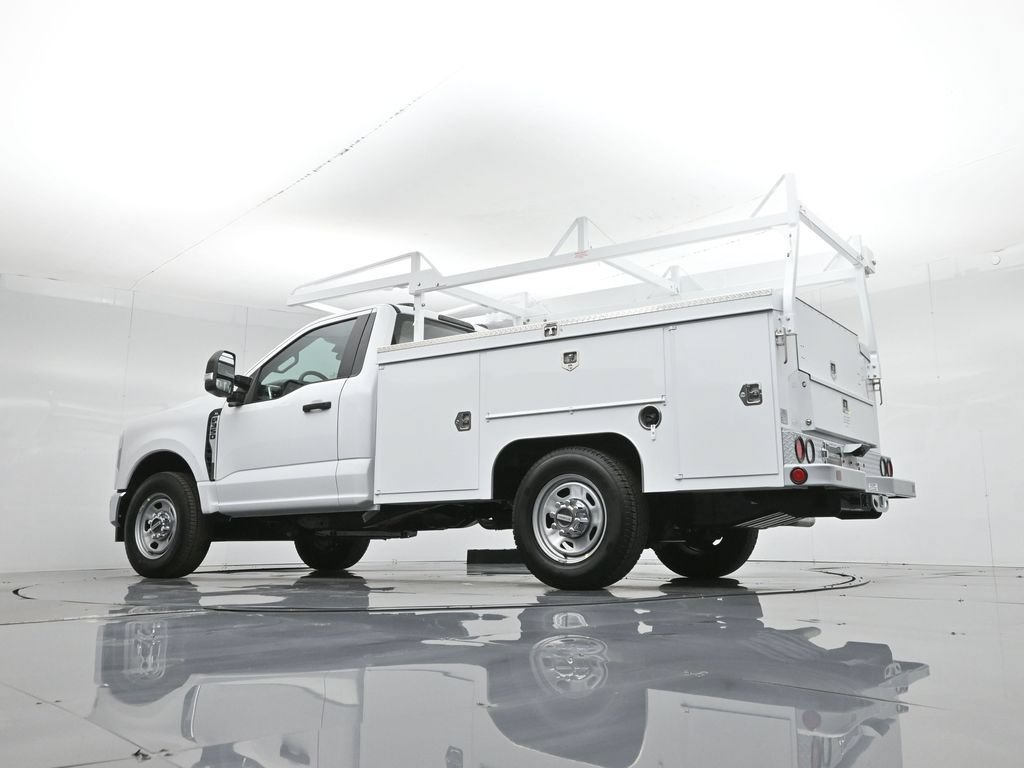 New 2026 Ford F350 XL w/ XL Chrome Package RWD image 59