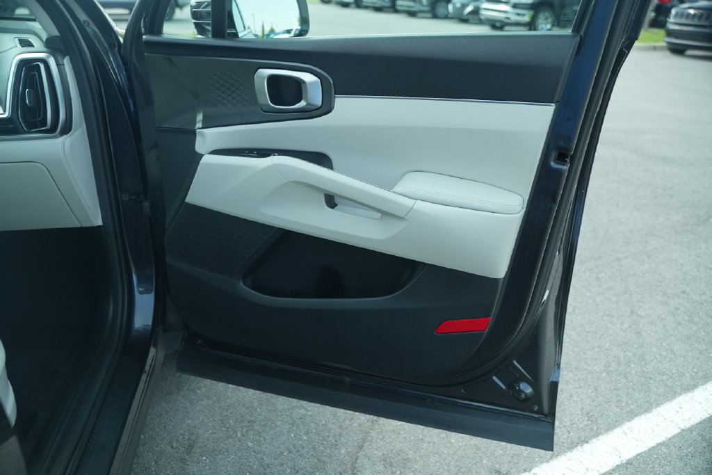 Used 2025 Kia Sorento S w/ Panoramic Sunroof Package FWD image 24