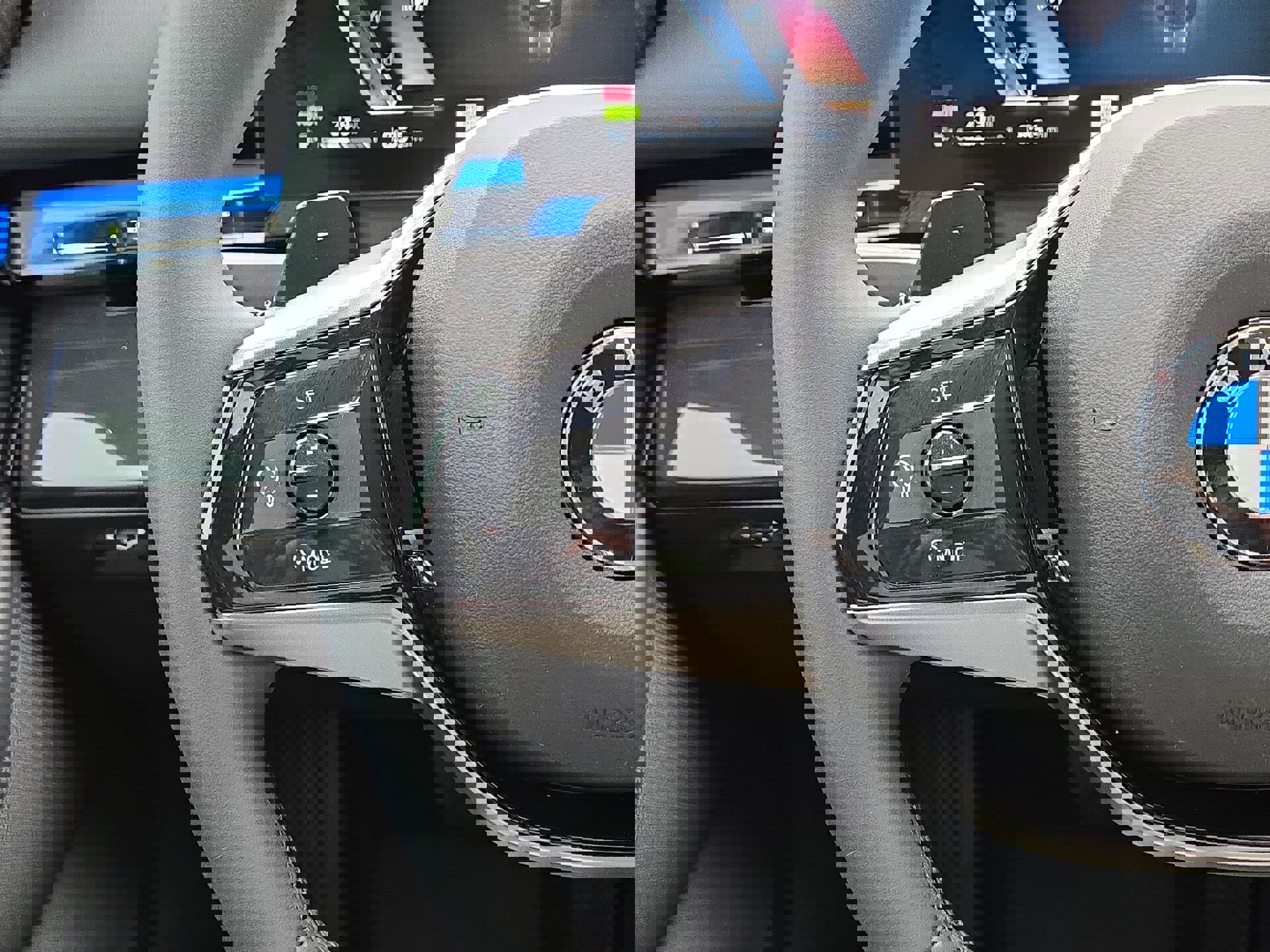 Used 2024 BMW 540i xDrive w/ Premium Package image 21