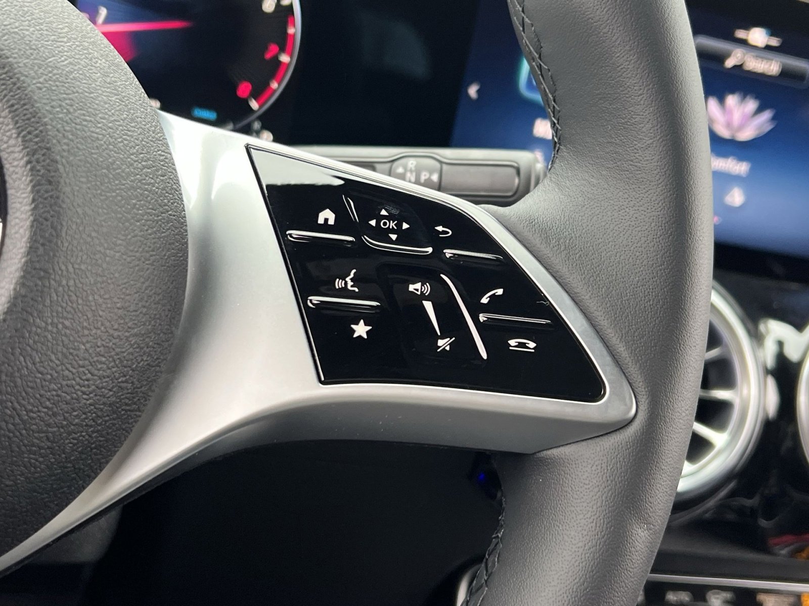 New 2026 Mercedes-Benz GLB 250 4MATIC image 29