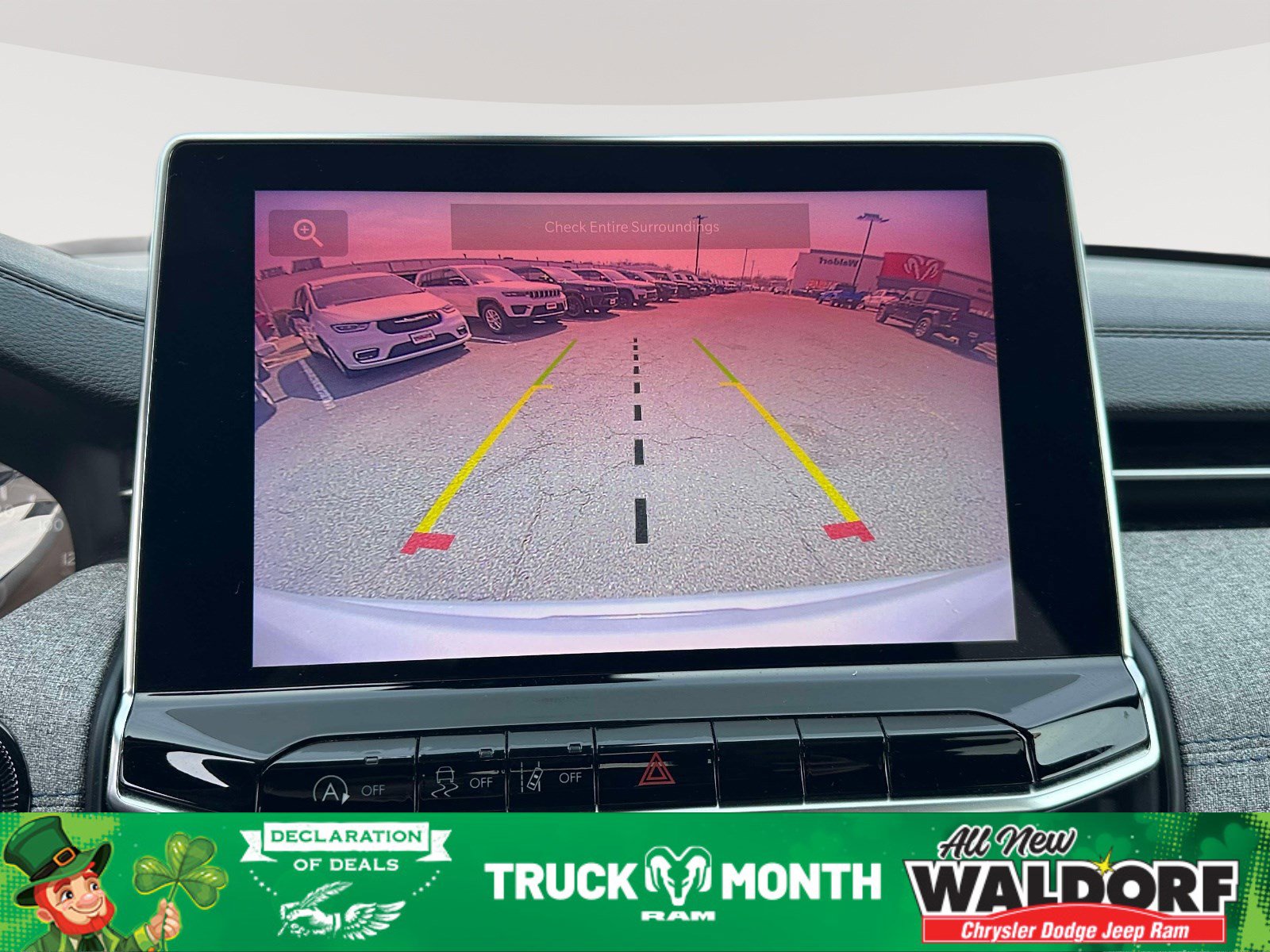 Used 2024 Jeep Compass Latitude image 12