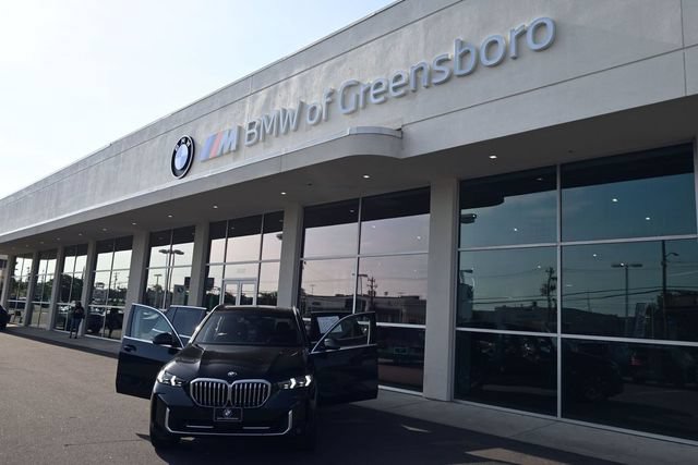 Used 2024 BMW X5 xDrive40i w/ Premium Package AWD/4WD image 29