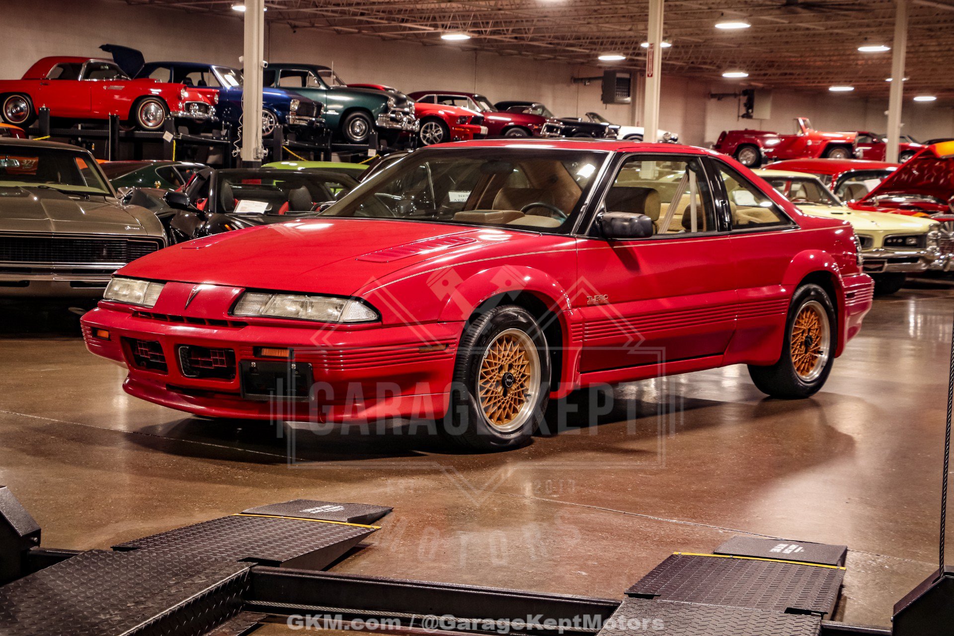 Used 1990 Pontiac Grand Prix SE FWD image 3