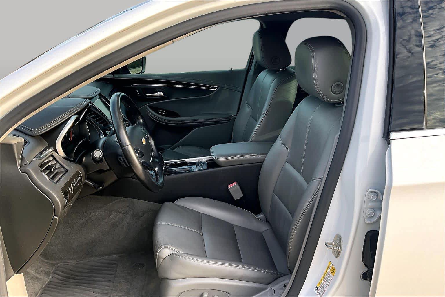 Used 2017 Chevrolet Impala LT w/ Leather Package FWD image 7