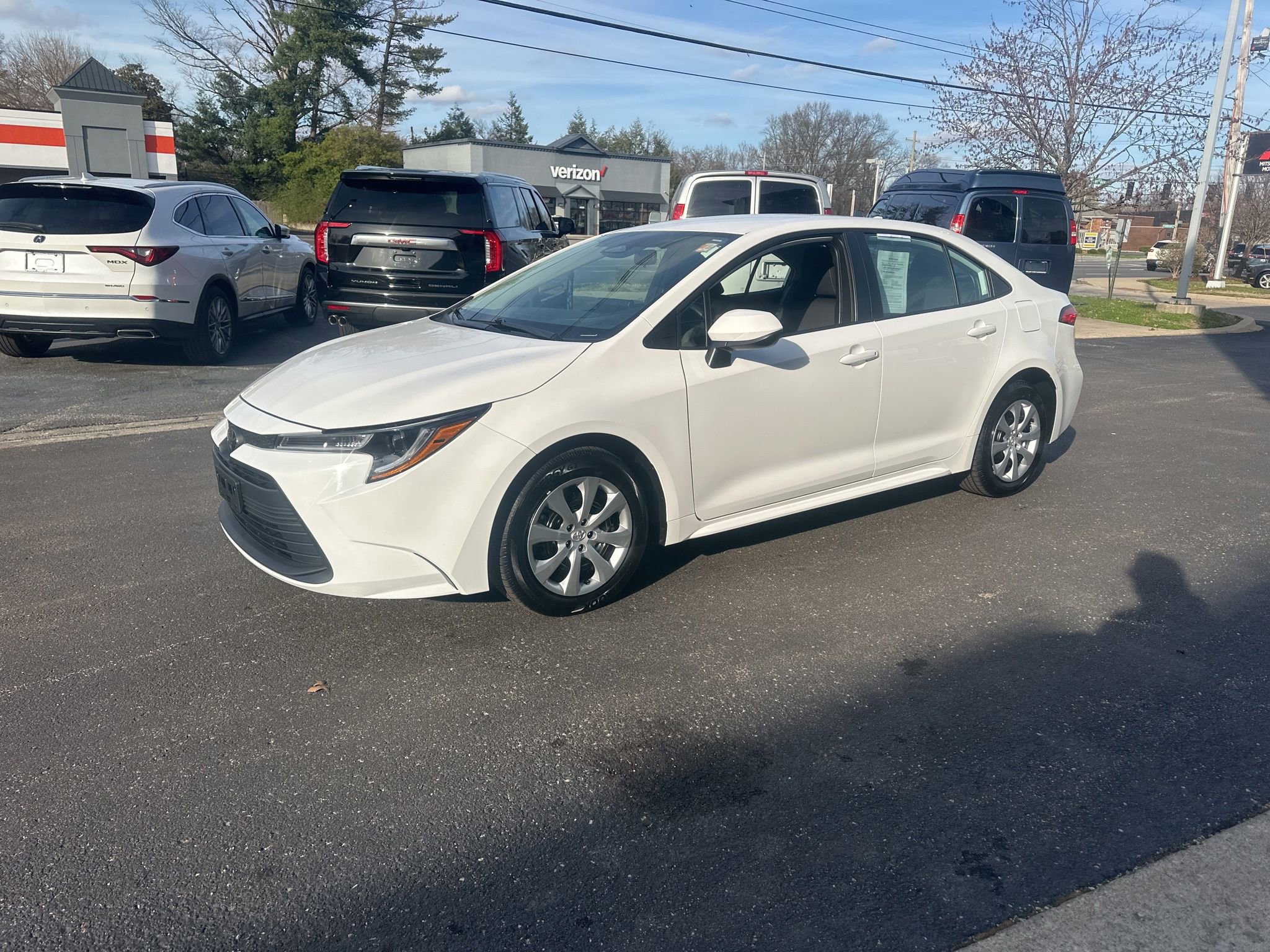 Used 2025 Toyota Corolla LE image 7