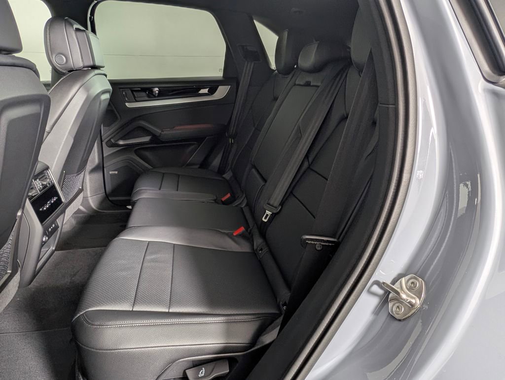 New 2026 Porsche Cayenne image 24