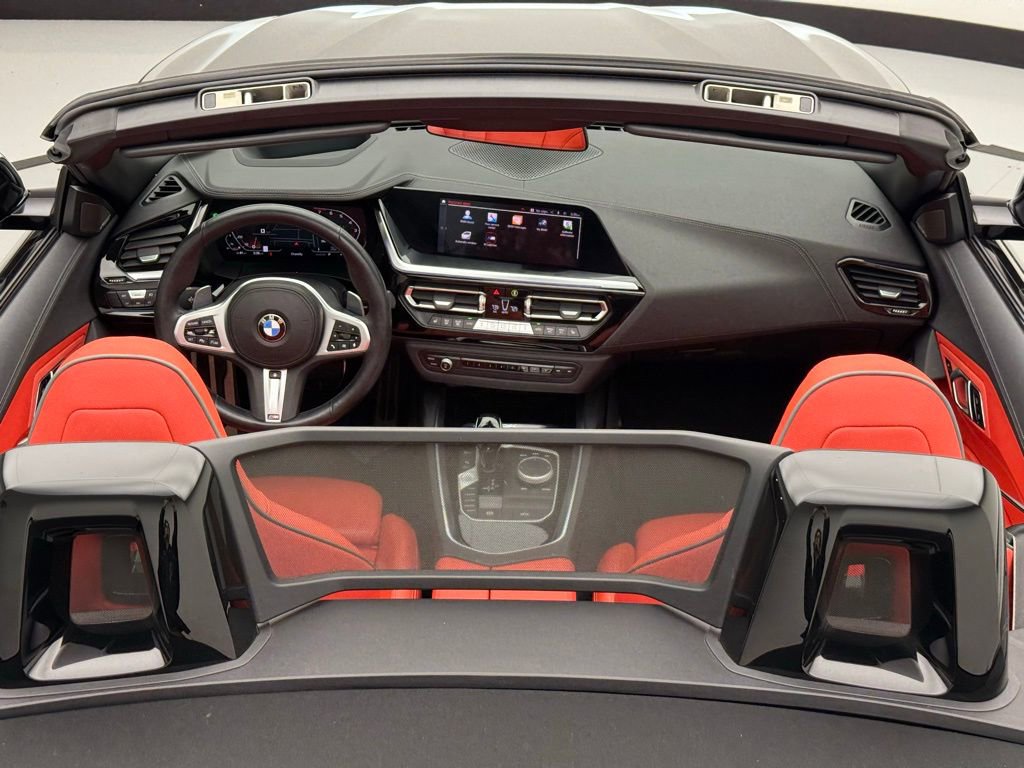 Used 2022 BMW Z4 M40i w/ Premium Package image 32