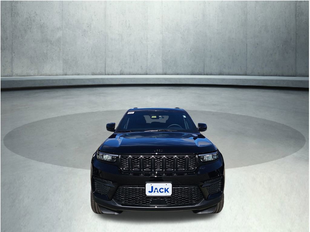 New 2025 Jeep Grand Cherokee Altitude image 9