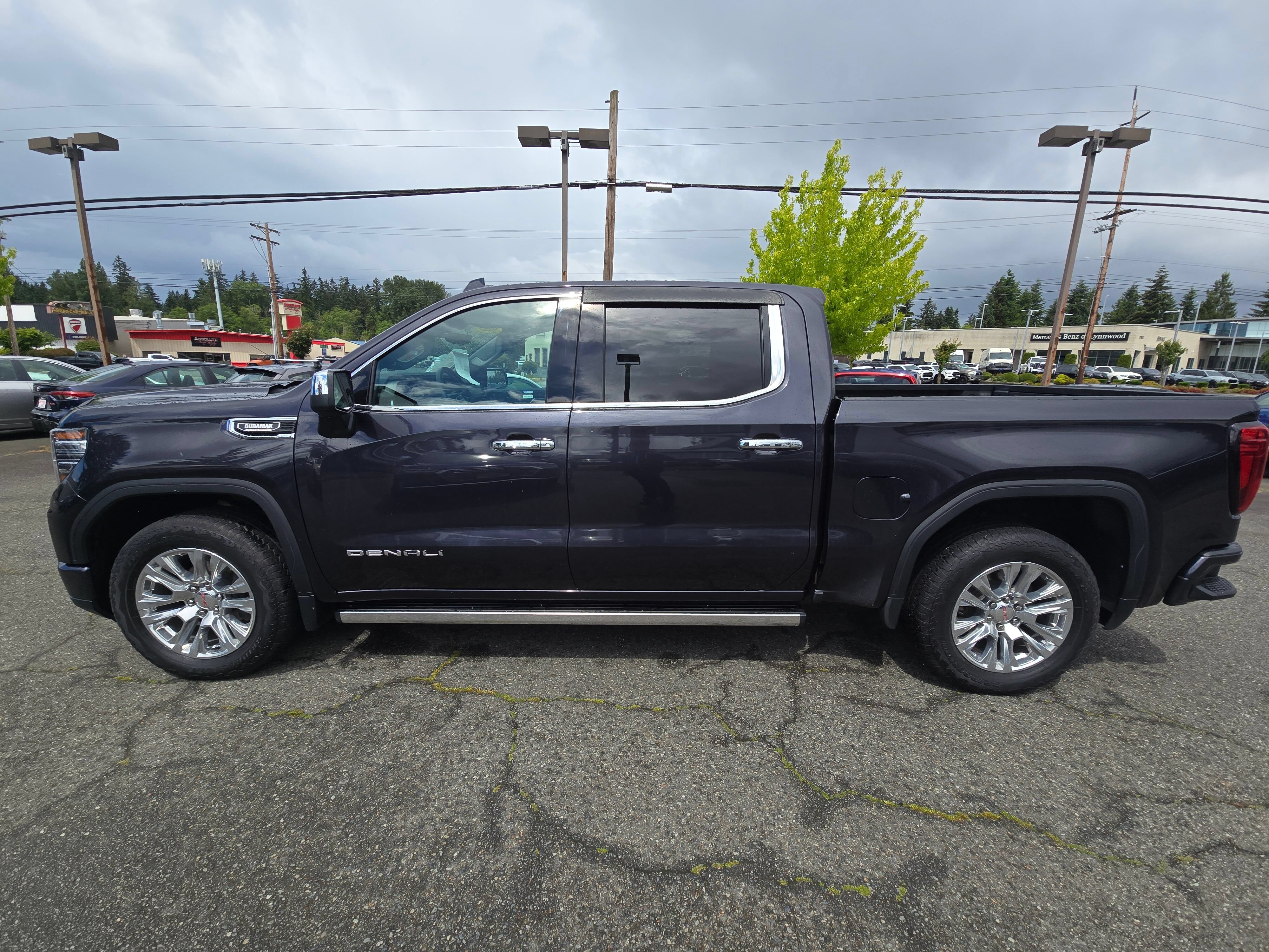 Used 2023 GMC Sierra 1500 Denali w/ Technology Package AWD/4WD image 6