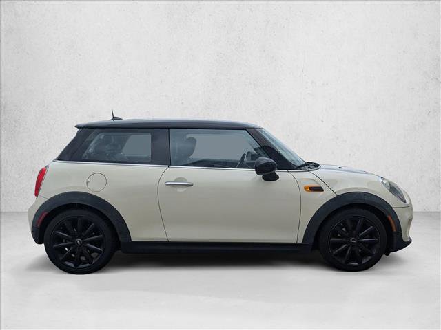 Used 2016 MINI Cooper 2-Door Hardtop image 4