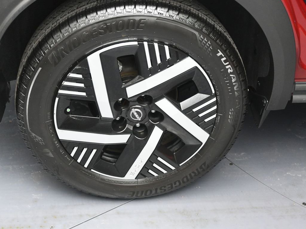 Used 2025 Nissan Kicks SV w/ Interior Electronics Package image 5