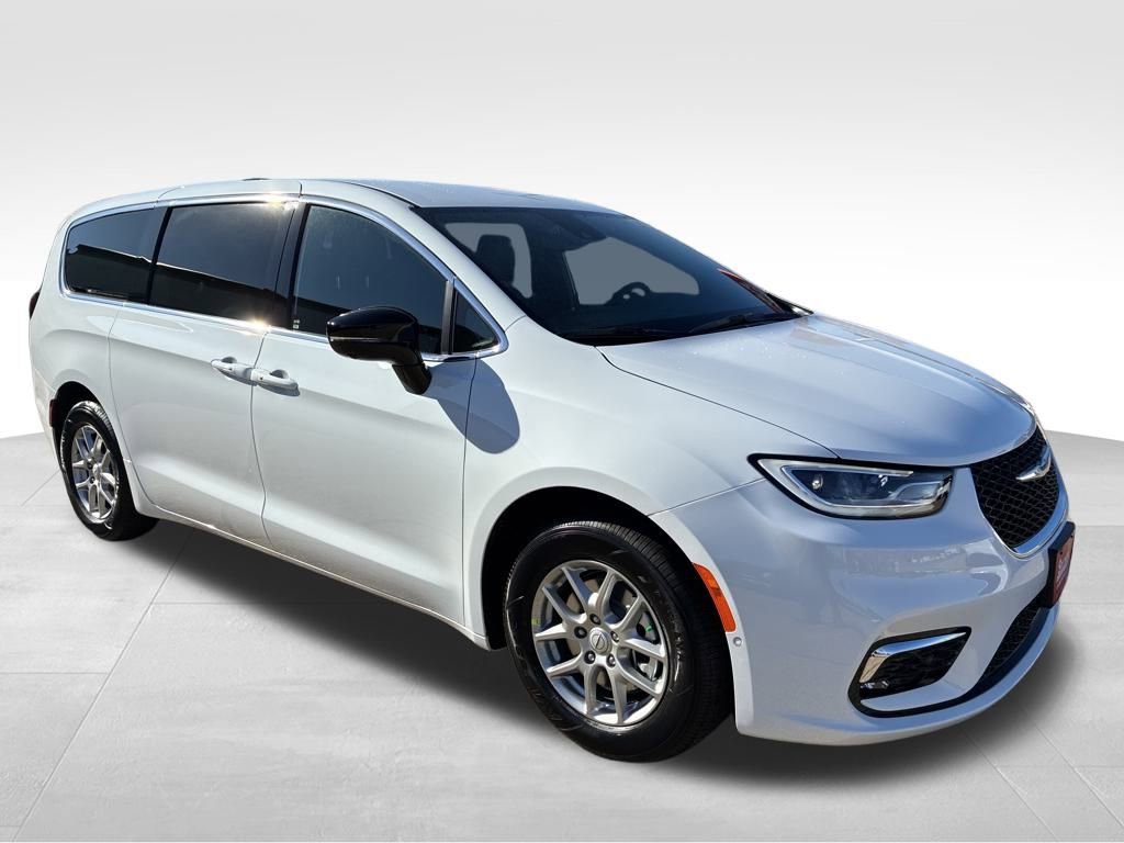 New 2026 Chrysler Pacifica Select image 8