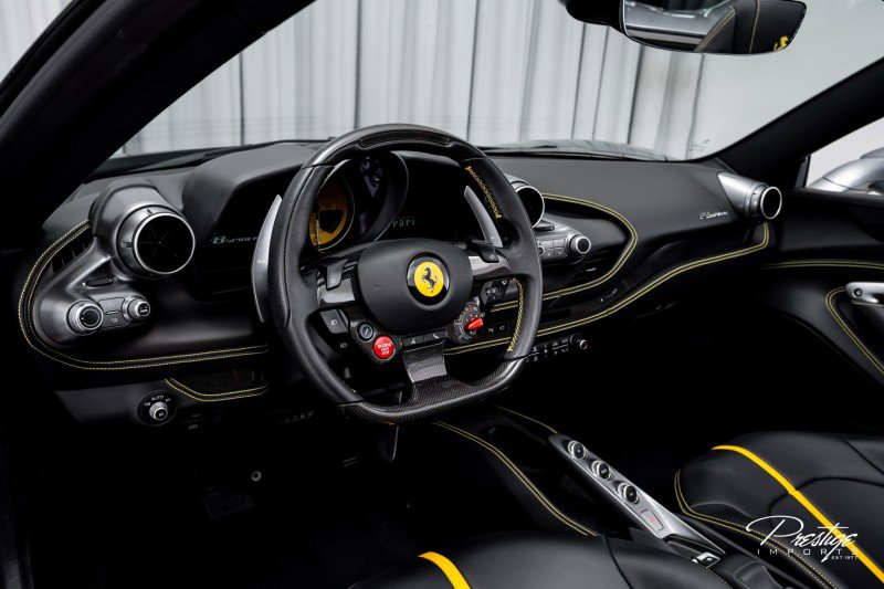 Used 2022 Ferrari F8 Tributo image 32