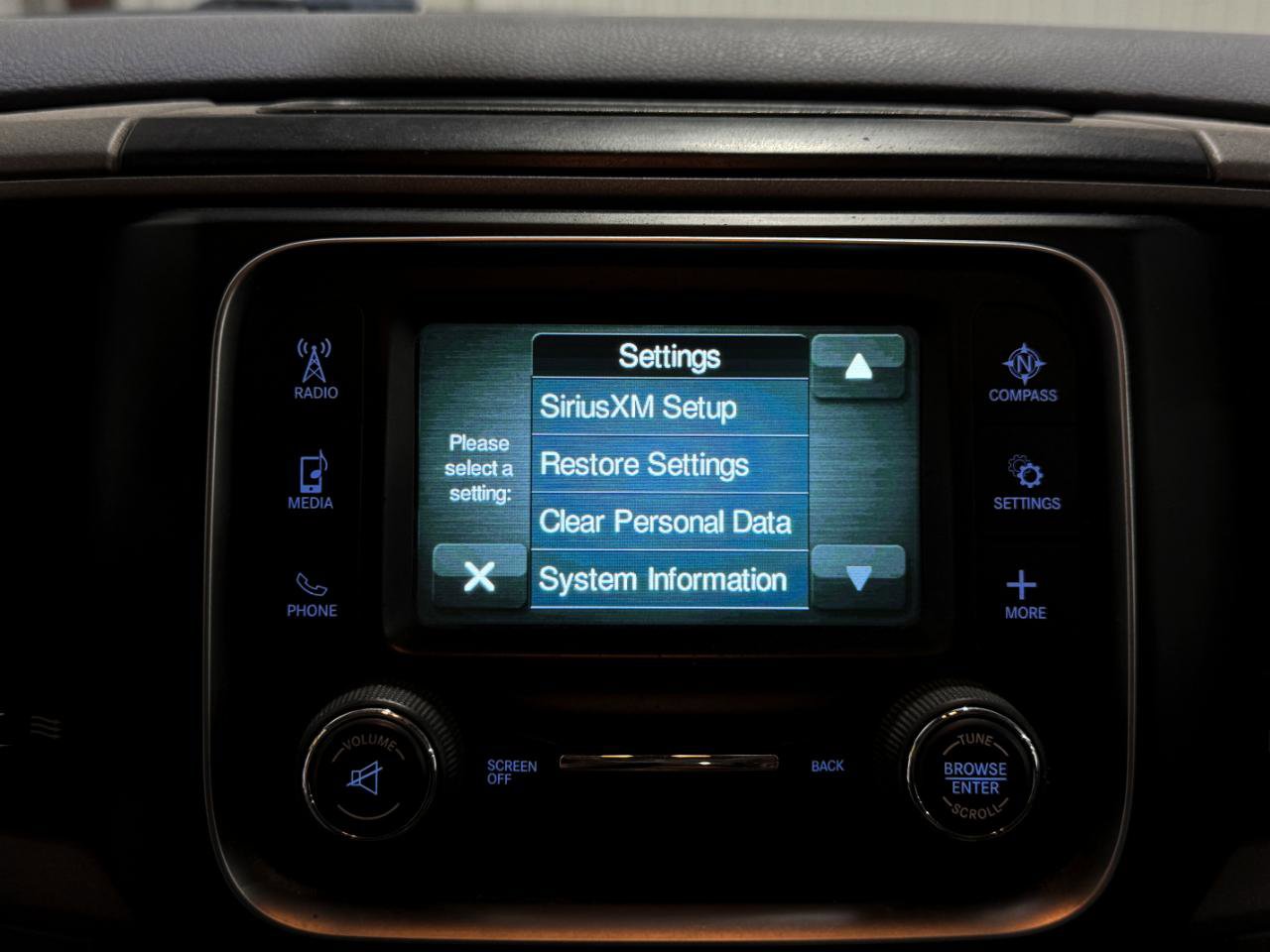 Used 2018 RAM 2500 Tradesman w/ Chrome Appearance Group image 32