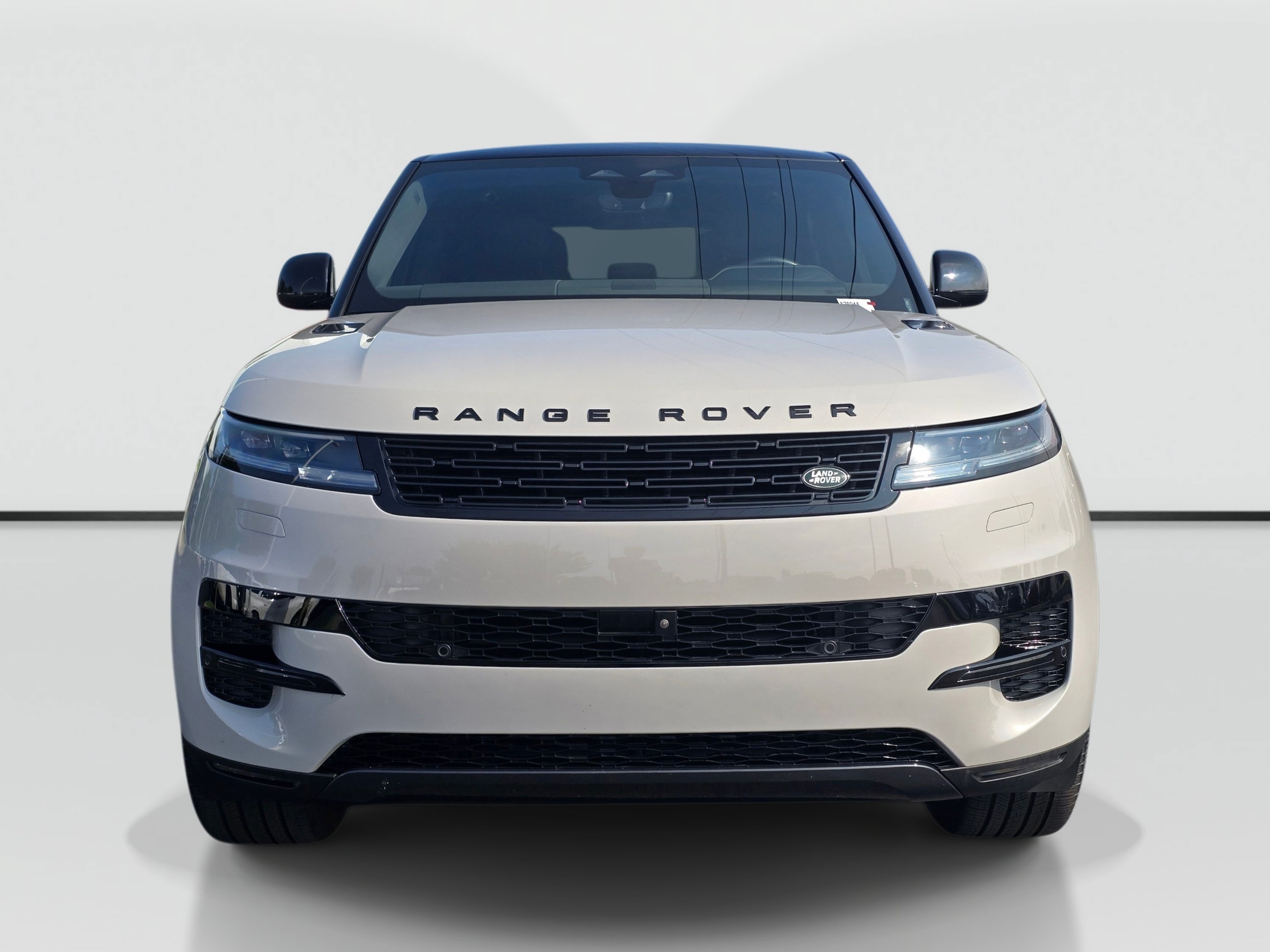 Used 2025 Land Rover Range Rover Sport SE AWD/4WD image 8