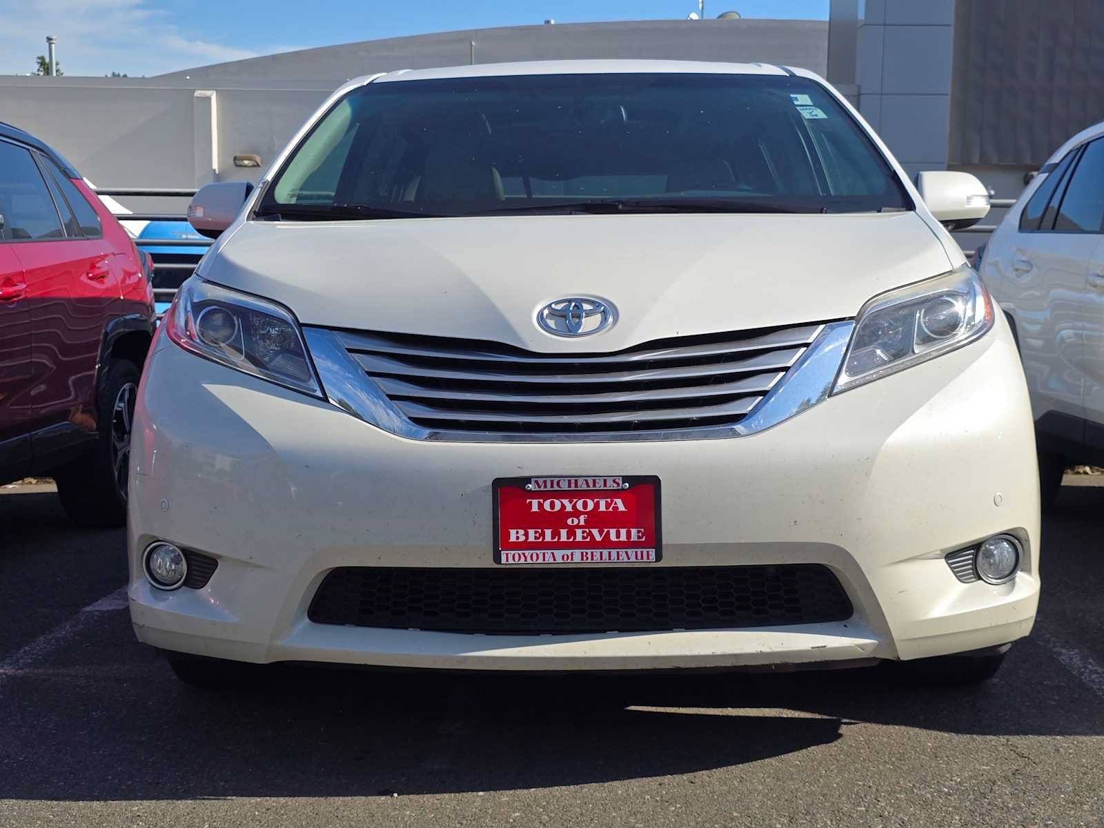 Used 2017 Toyota Sienna Limited AWD/4WD image 2