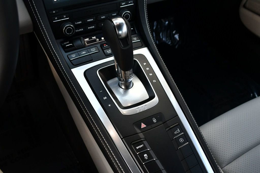 Used 2018 Porsche 718 Cayman RWD image 52