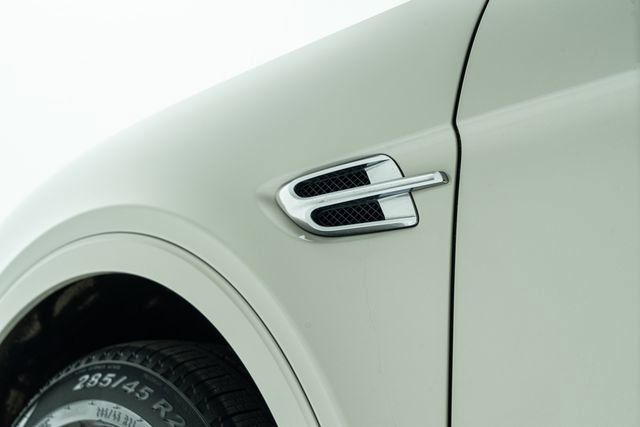 Used 2019 Bentley Bentayga AWD/4WD image 21