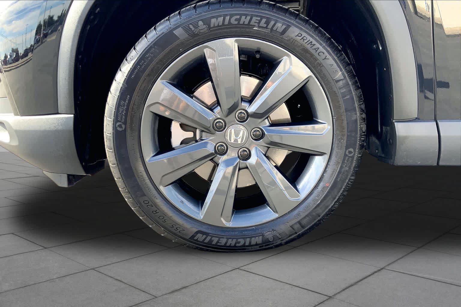 Used 2025 Honda Pilot Sport image 10