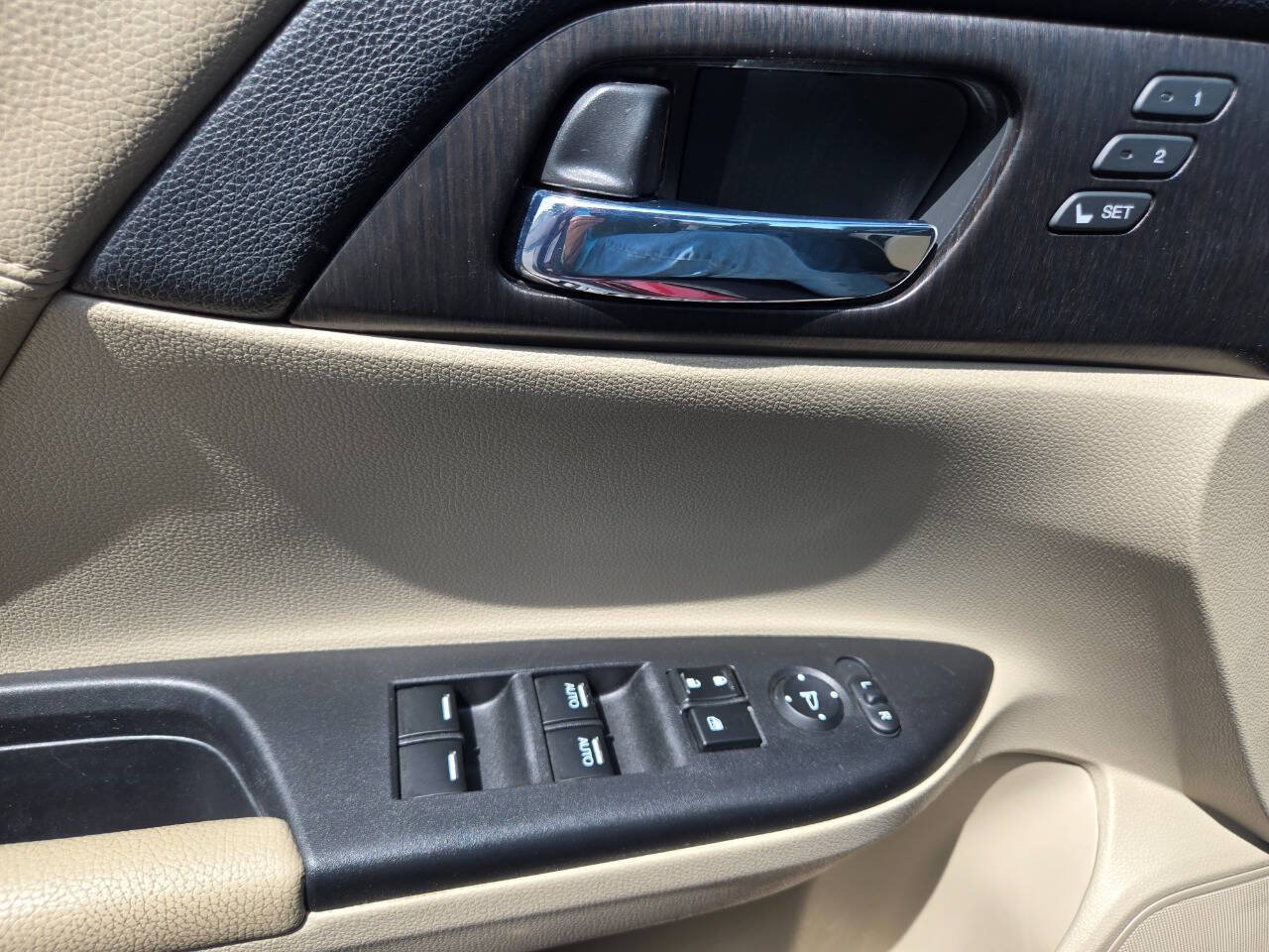 Used 2015 Honda Accord EX-L image 13