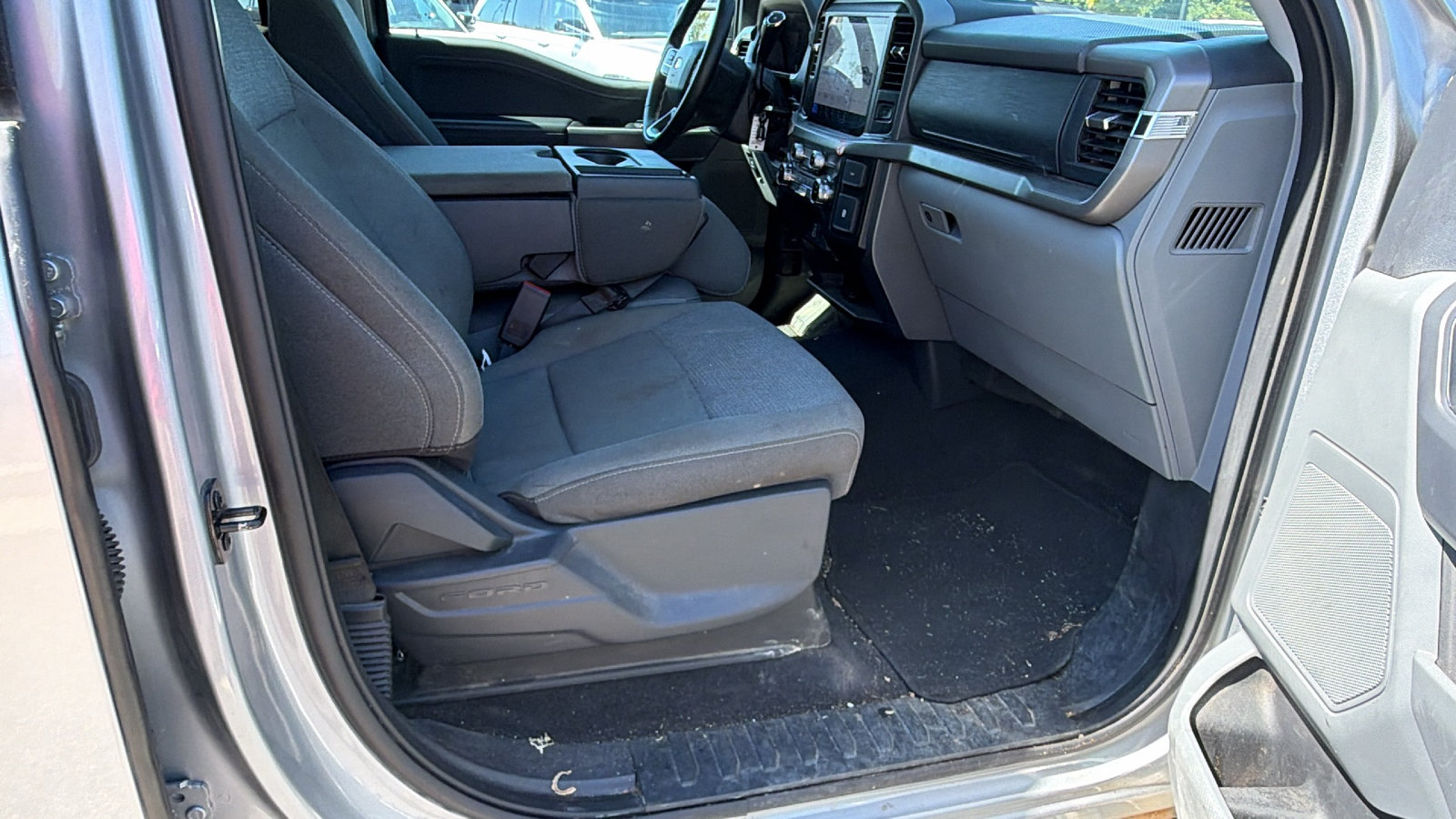 Used 2025 Ford F150 XLT w/ Equipment Group 301A Standard AWD/4WD image 19