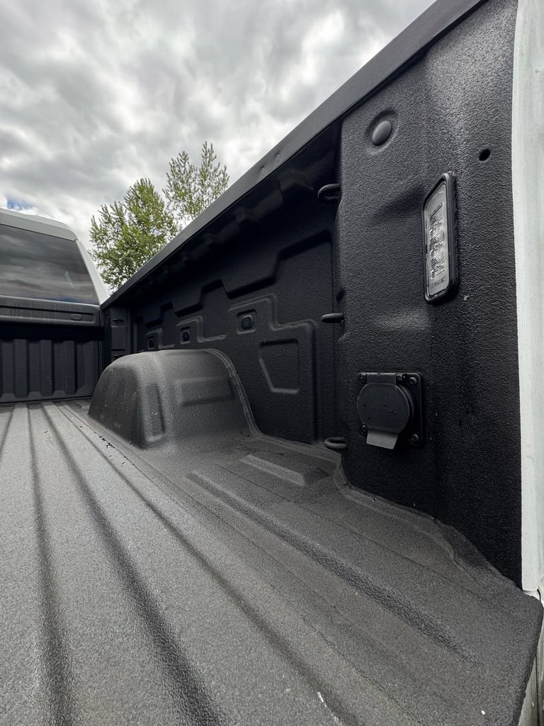 Used 2022 GMC Sierra 1500 AT4 w/ AT4 Premium Package AWD/4WD image 12