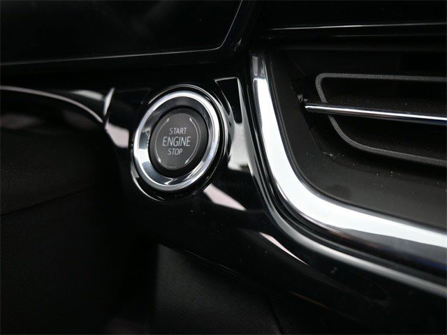 Certified 2025 Chevrolet Trax RS w/ Sunroof Package image 17