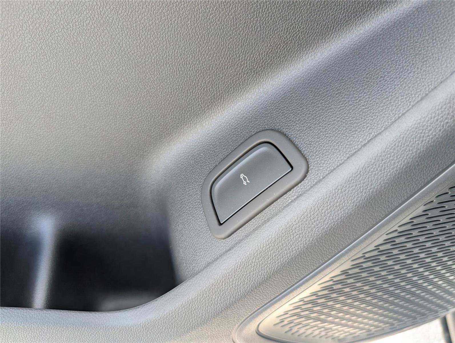 New 2026 Chevrolet Traverse LT w/ Midnight/Sport Edition image 18