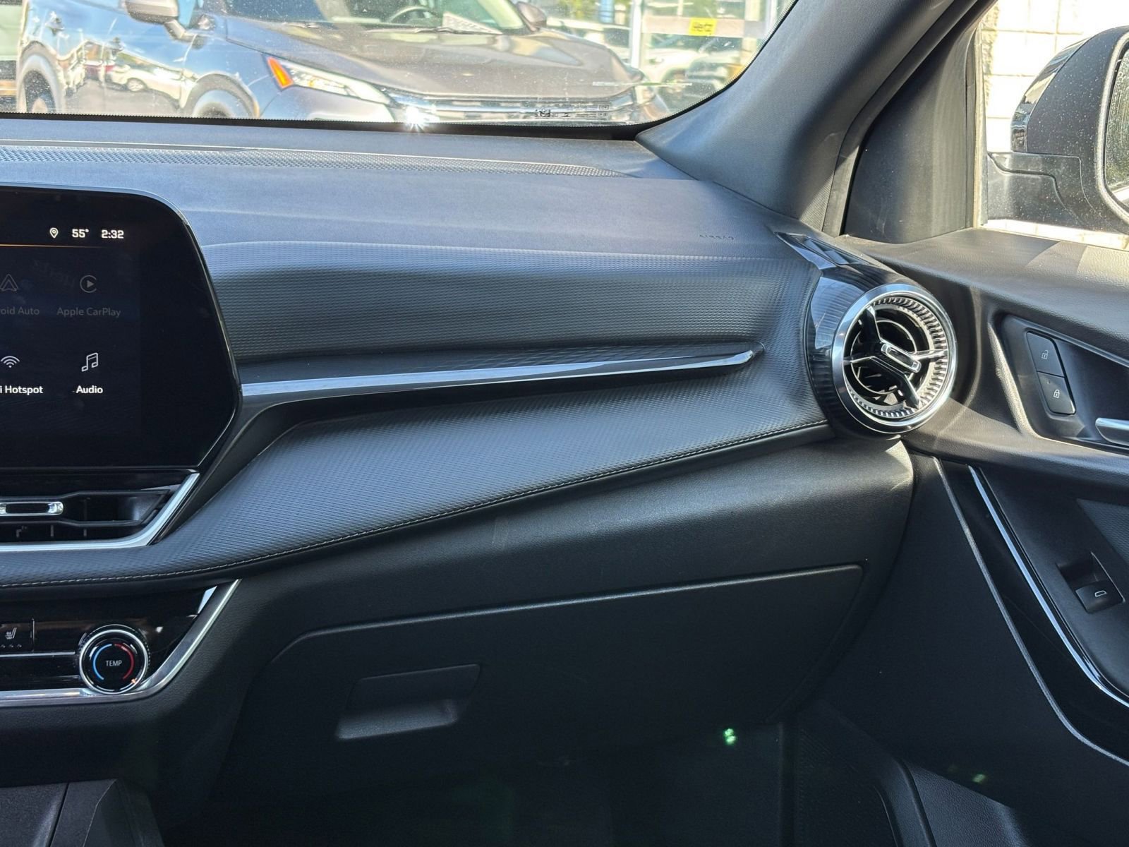 Used 2025 Chevrolet Equinox LT AWD/4WD image 36