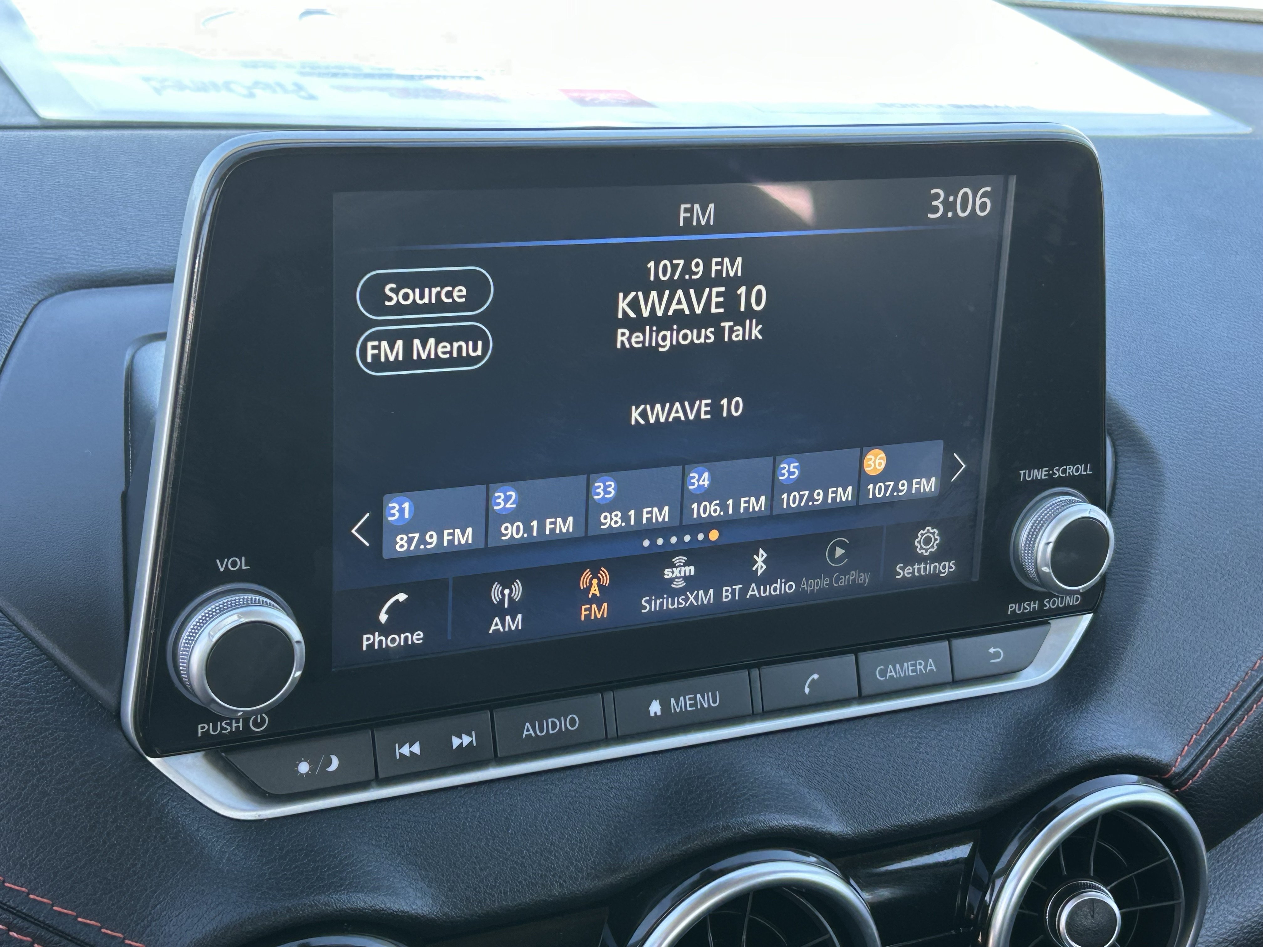 Used 2025 Nissan Sentra SR FWD image 19