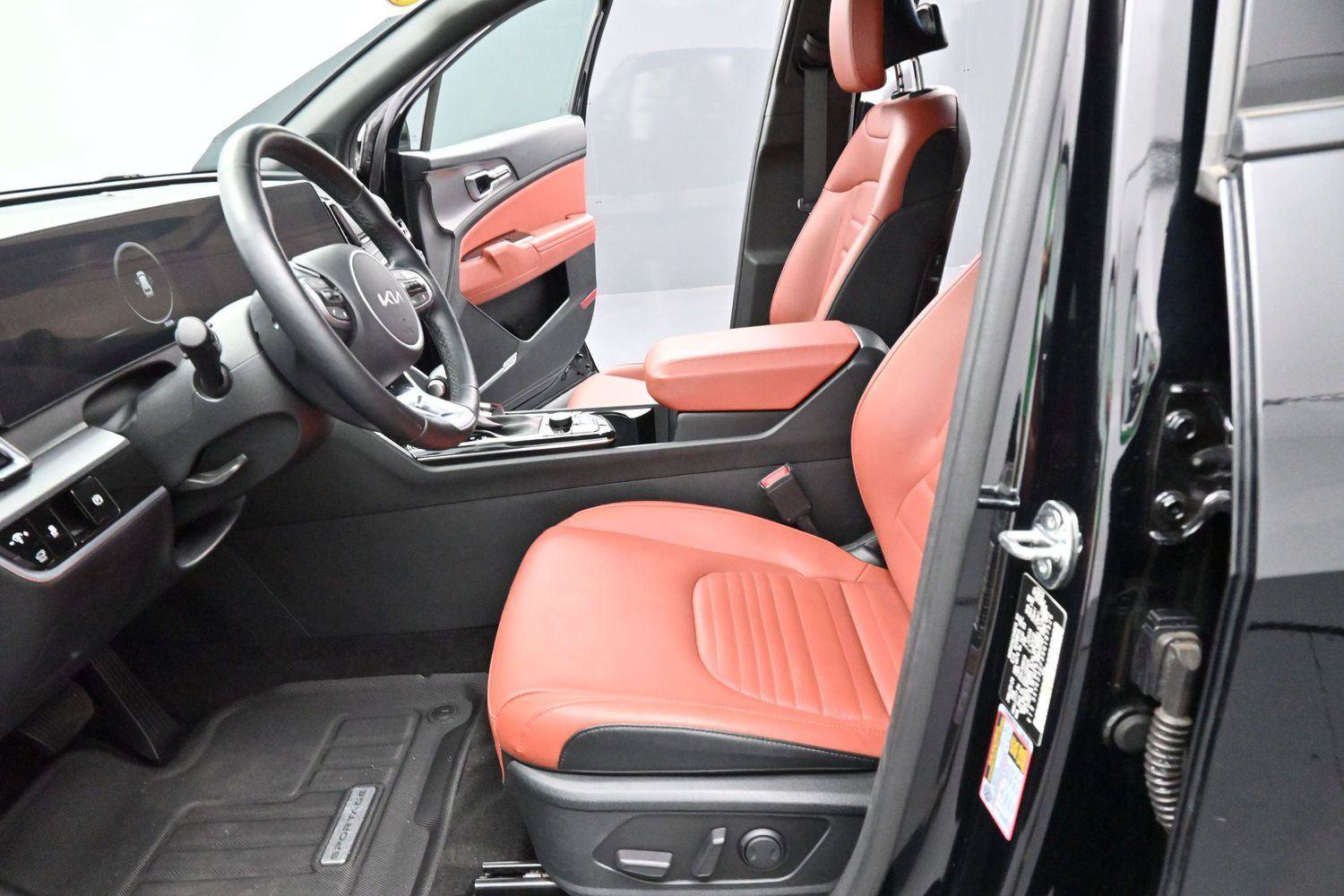 Used 2024 Kia Sportage SX FWD image 13