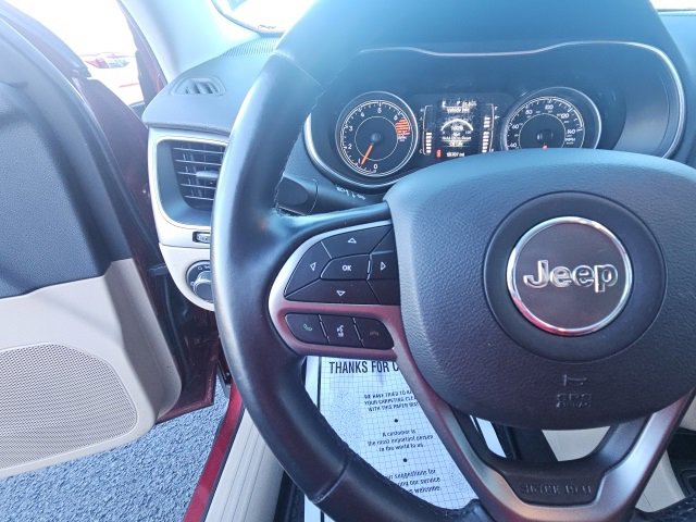 Used 2020 Jeep Cherokee Latitude w/ Cold Weather Group image 17
