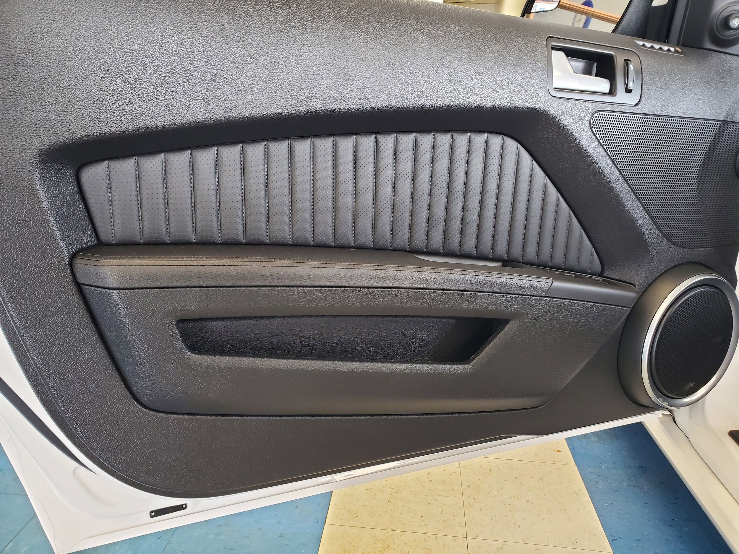 Used 2013 Ford Mustang Shelby GT500 RWD image 22
