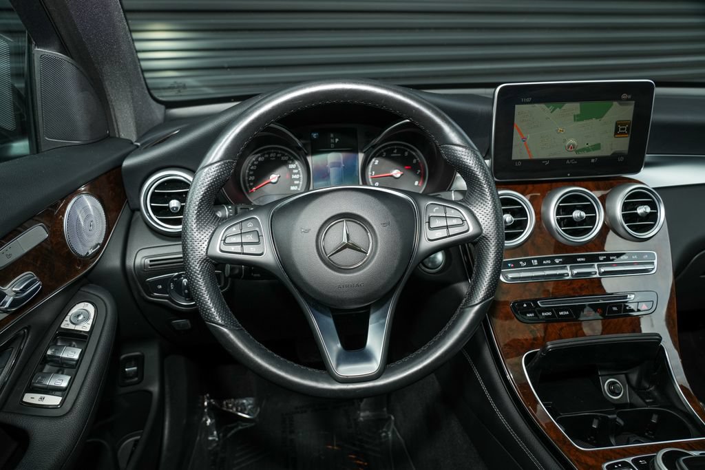 Used 2018 Mercedes-Benz GLC 300 4MATIC image 28