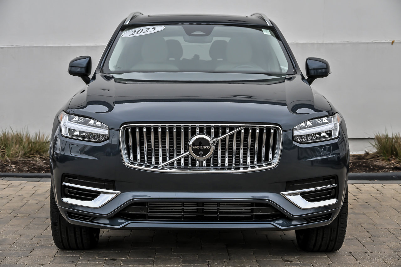 Used 2025 Volvo XC90 T8 Plus w/ Protection Package Premier AWD/4WD image 2